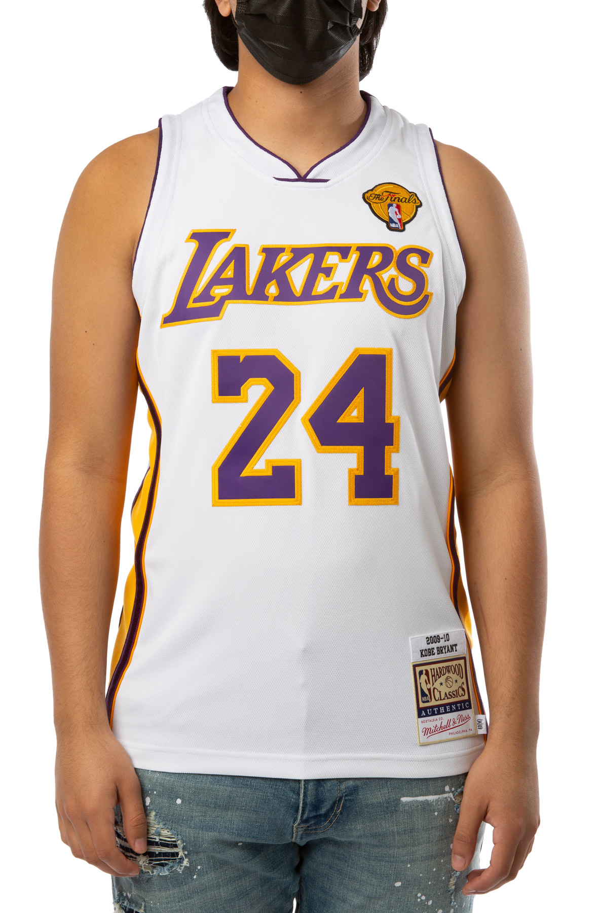 Men's Mitchell & Ness Kobe Bryant White Los Angeles Lakers 2009-10 Hardwood  Classics Authentic Jersey