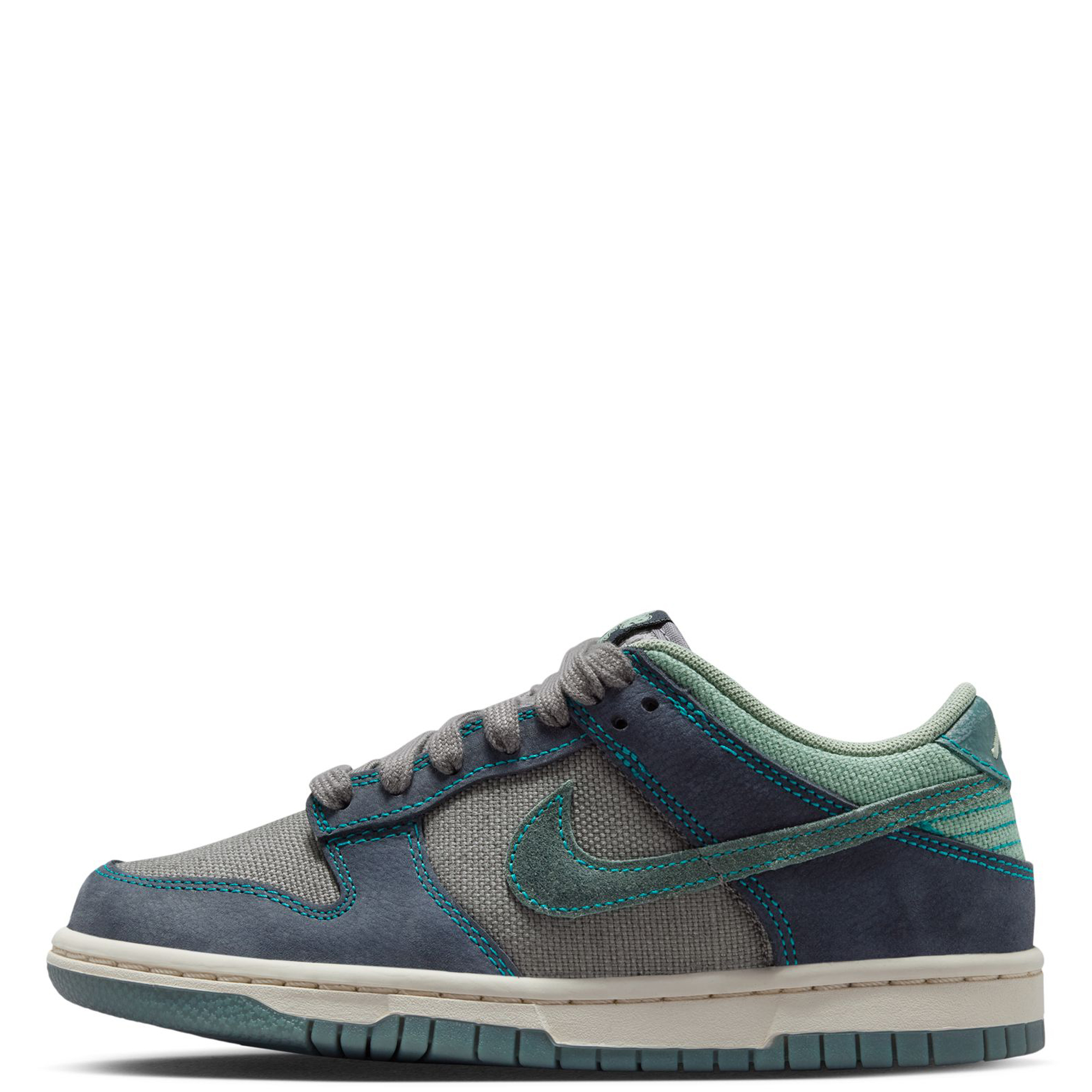 NIKE Grade-School Dunk Low LV8 IO9743 001 - Shiekh