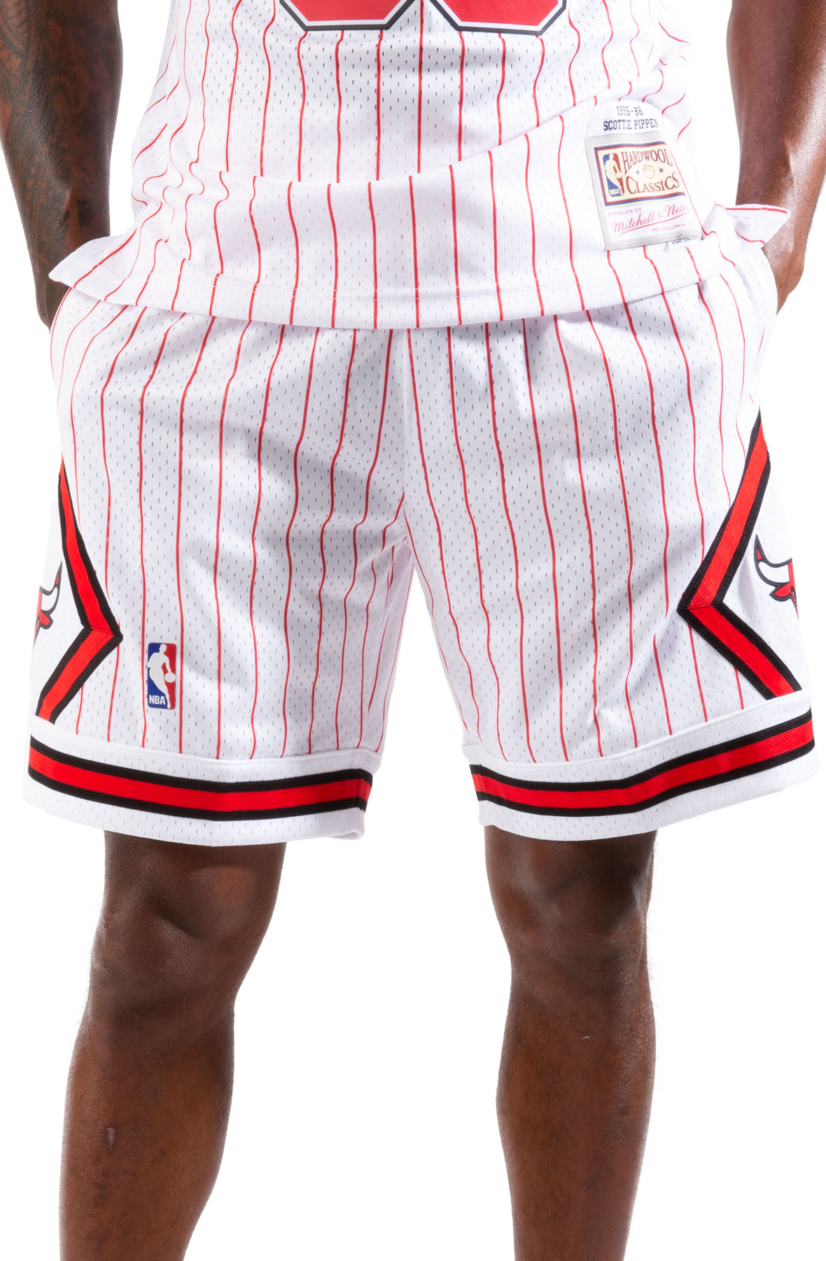 Mitchell & Ness NBA CHICAGO BULLS SWINGMAN SHORT - Sports shorts