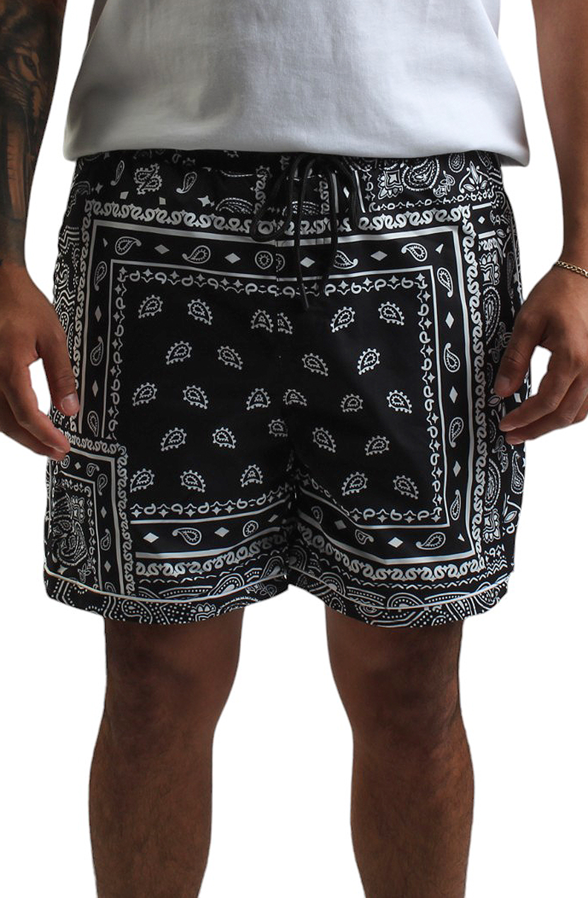 1PIU1UGUALE3 ×lucien pellat-finet SHORTS REBEL MINDS Paisley V2 Woven Short 341-932BLK - Shiekh