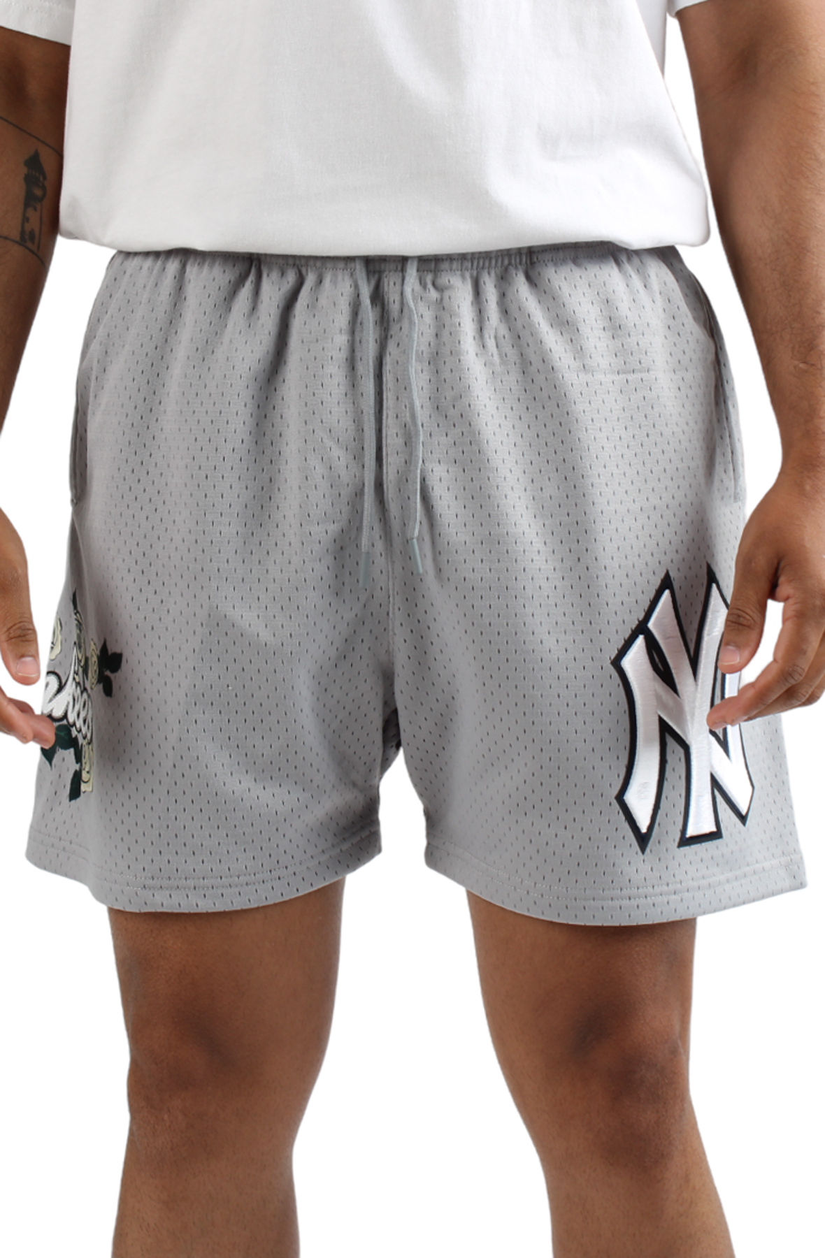 Shop Pro Standard New York Yankees Roses Mesh Shorts LNY335371-EGG white