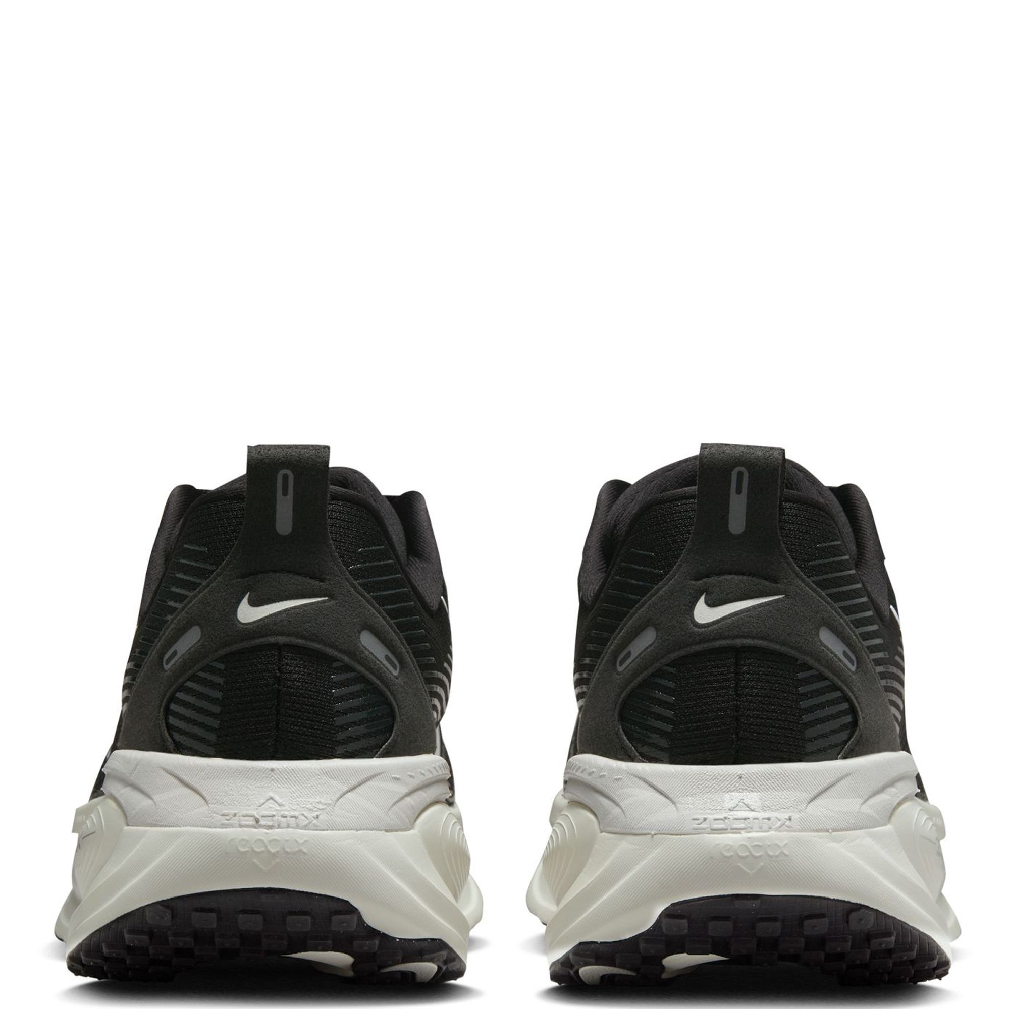 NIKE Vomero 18 HM6803 007 - Shiekh display picture 1