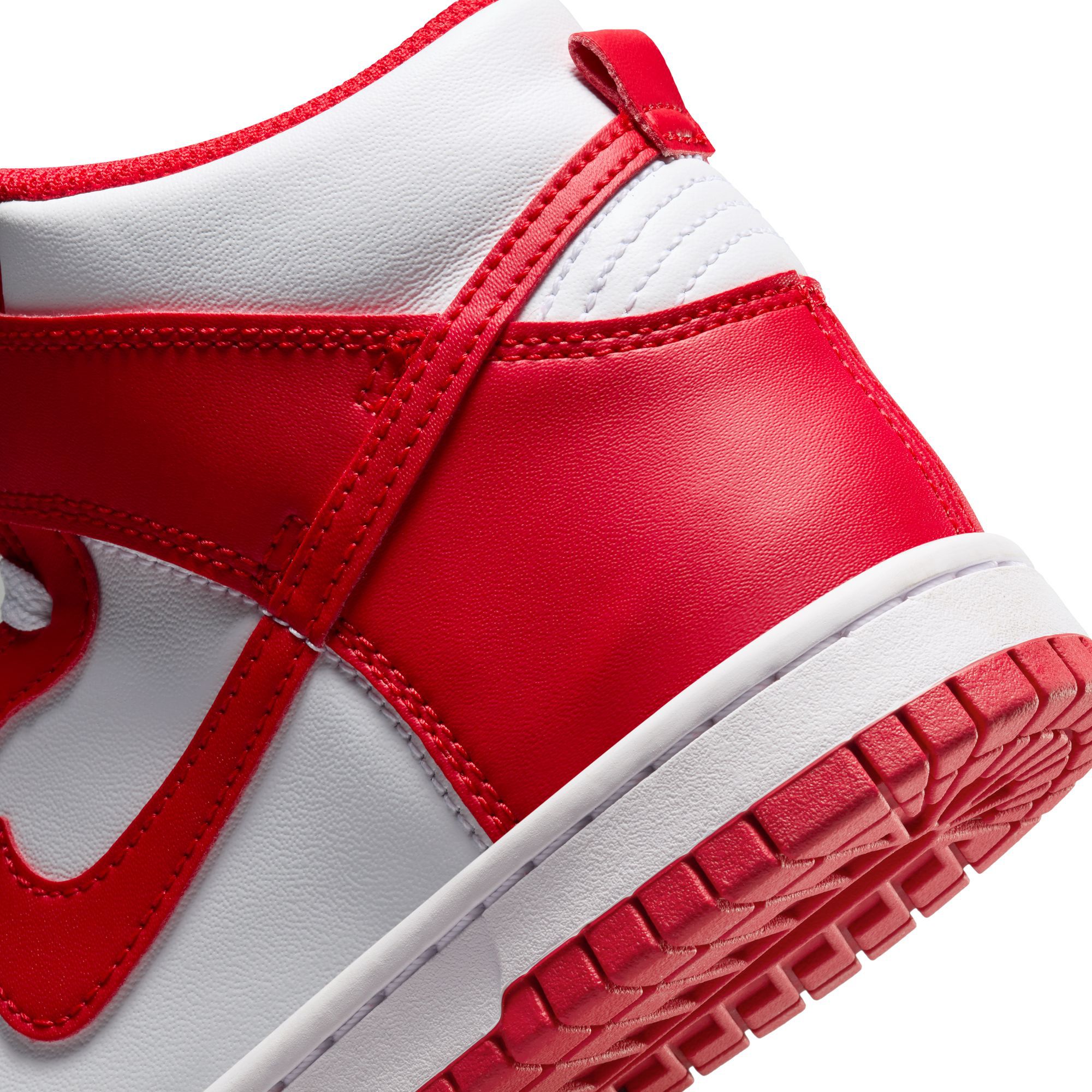 NIKE Grade Schoool Dunk High DB2179 115 - Shiekh