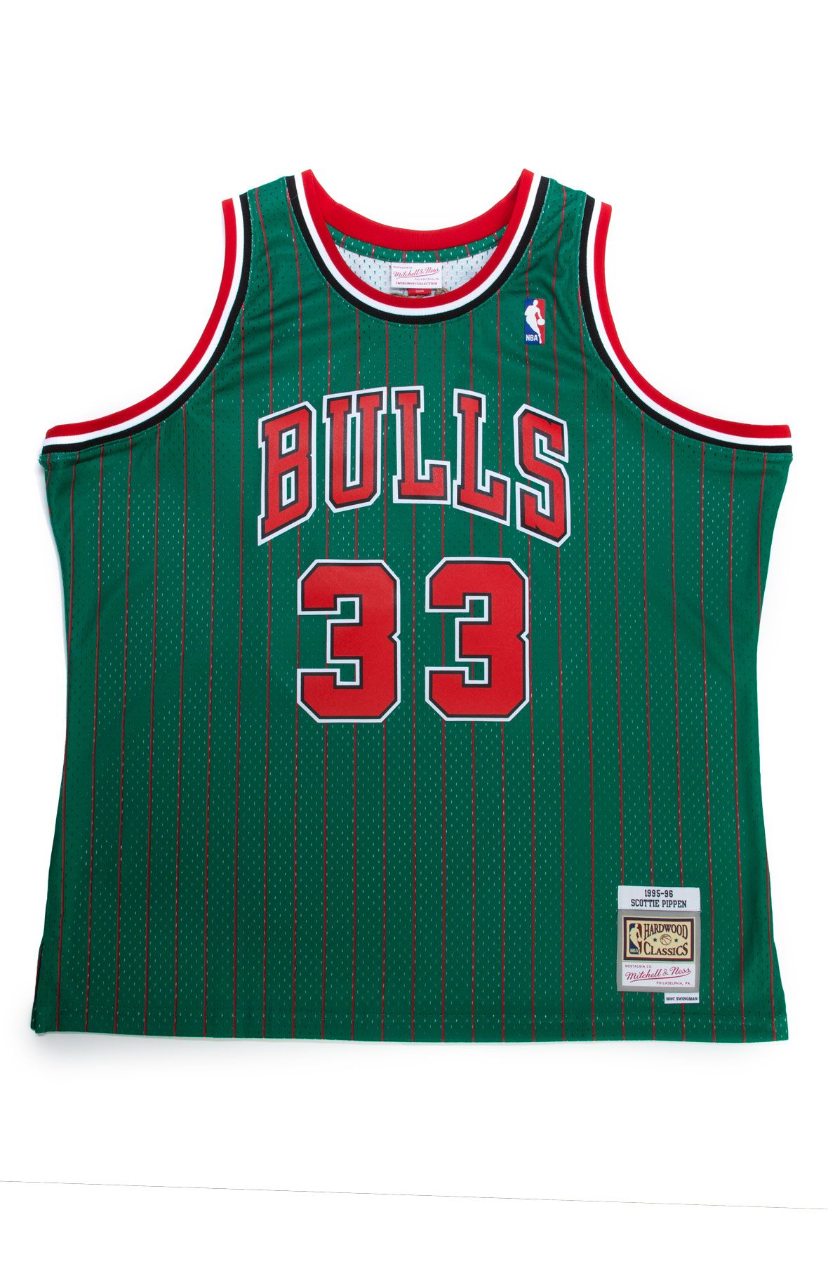 Chicago Bulls Scottie Pippen Autographed Black Authentic Mitchell & Ness  1995-96 Hardwood Classics Swingman Jersey Size XL Beckett BAS Witness Stock  #210848