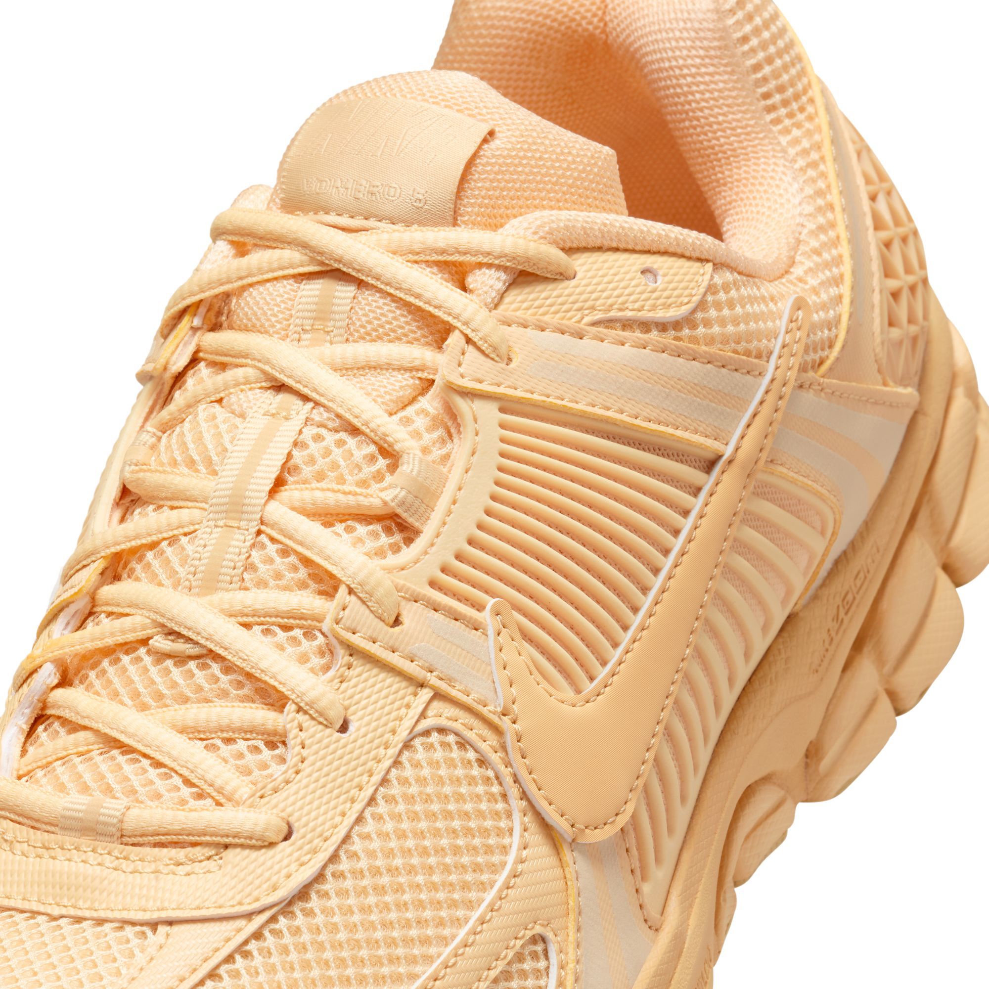 NIKE Zoom Vomero 5 HF5493 200 - Shiekh