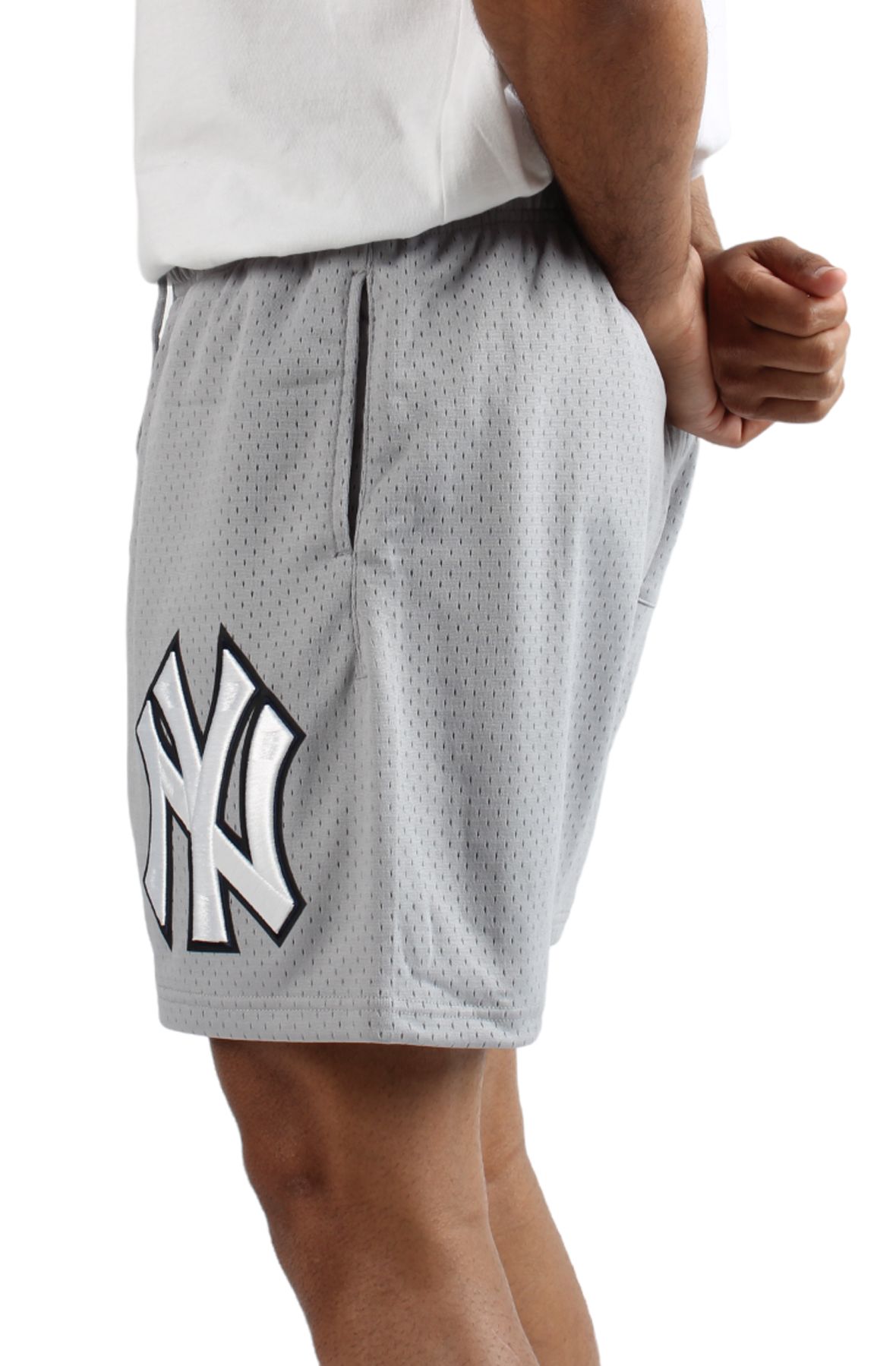 Shop Pro Standard New York Yankees Roses Mesh Shorts LNY335371-EGG white