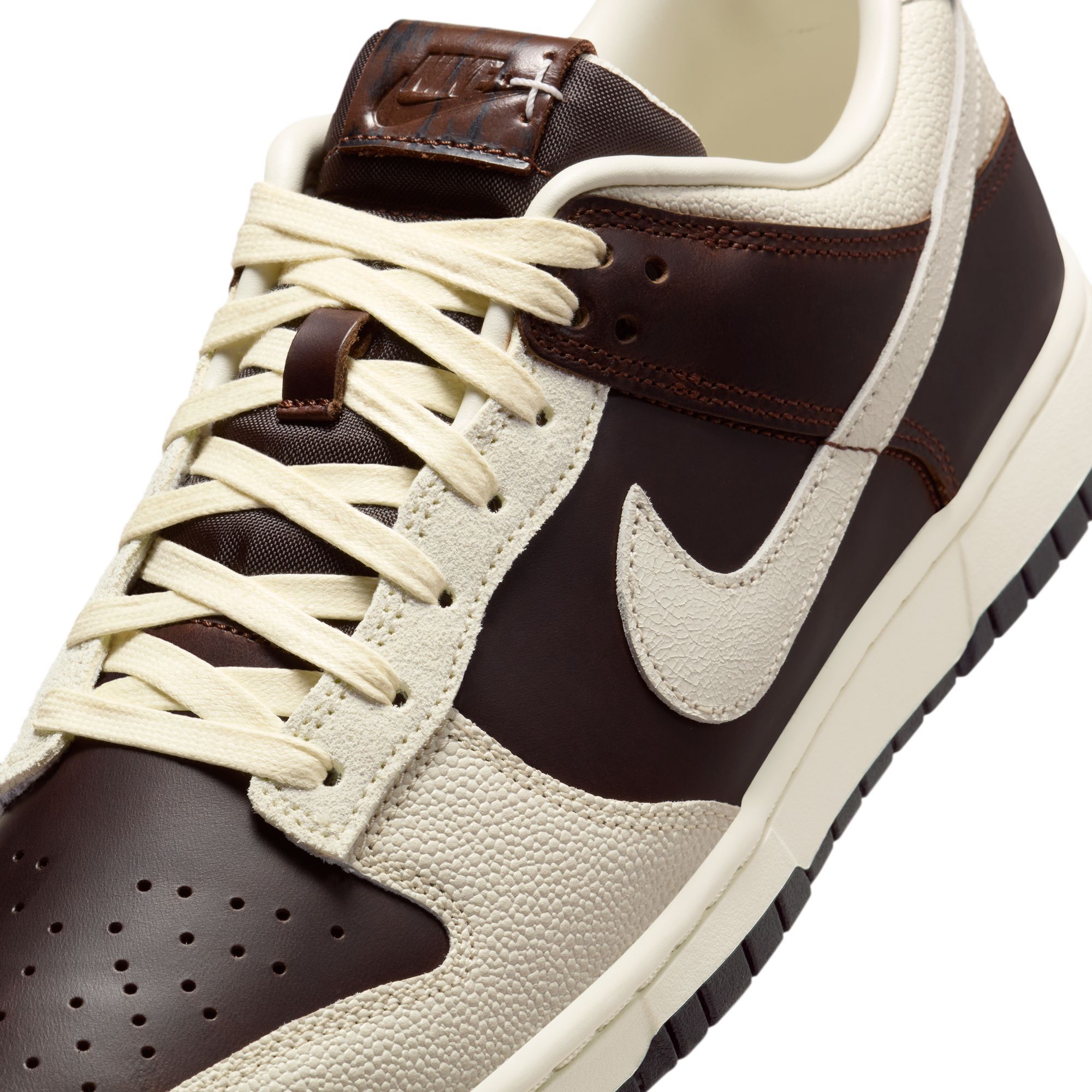 NIKE Dunk Low Retro IH7333 200 - Shiekh