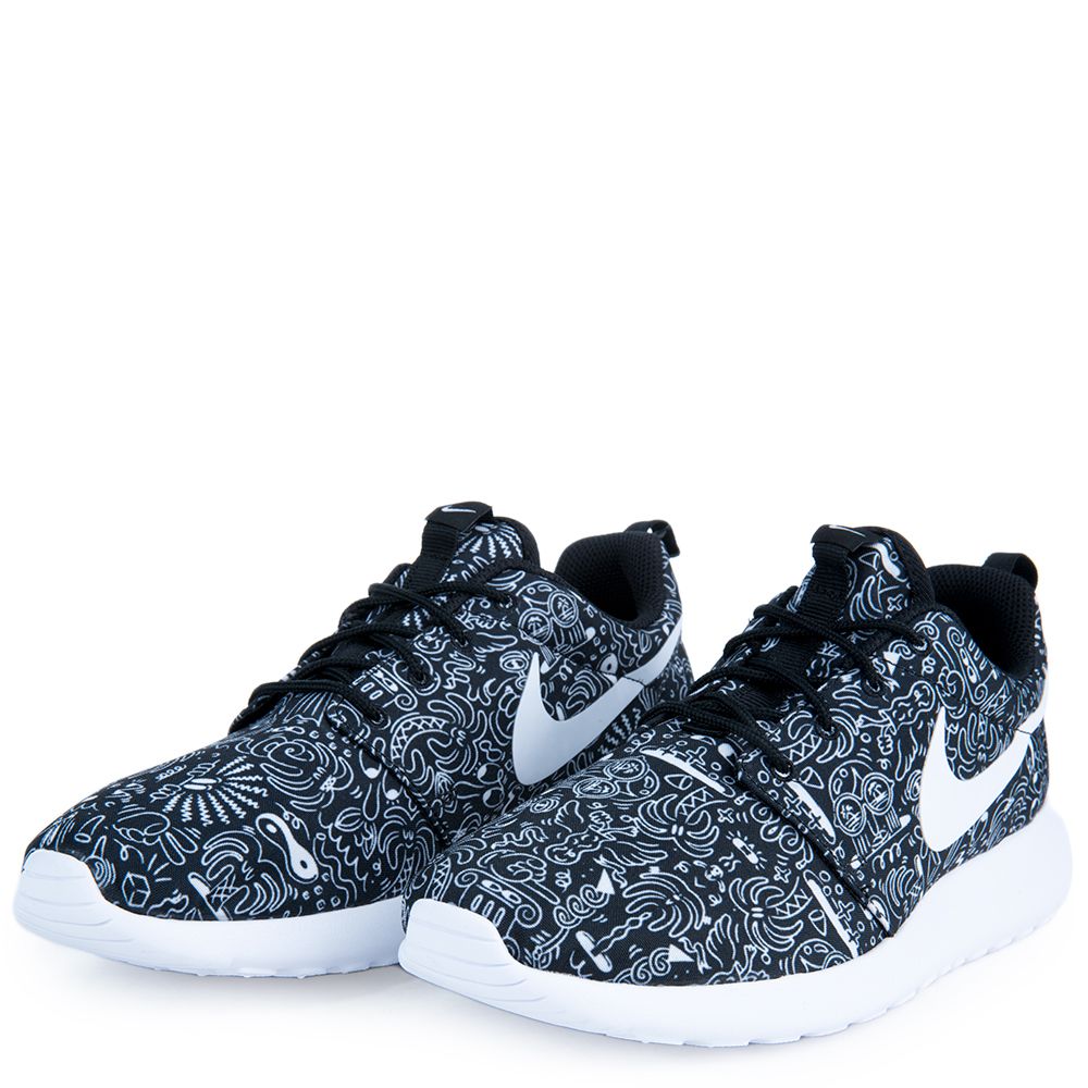 NIKE Women's Roshe One Print 749986 010 - Shiekh