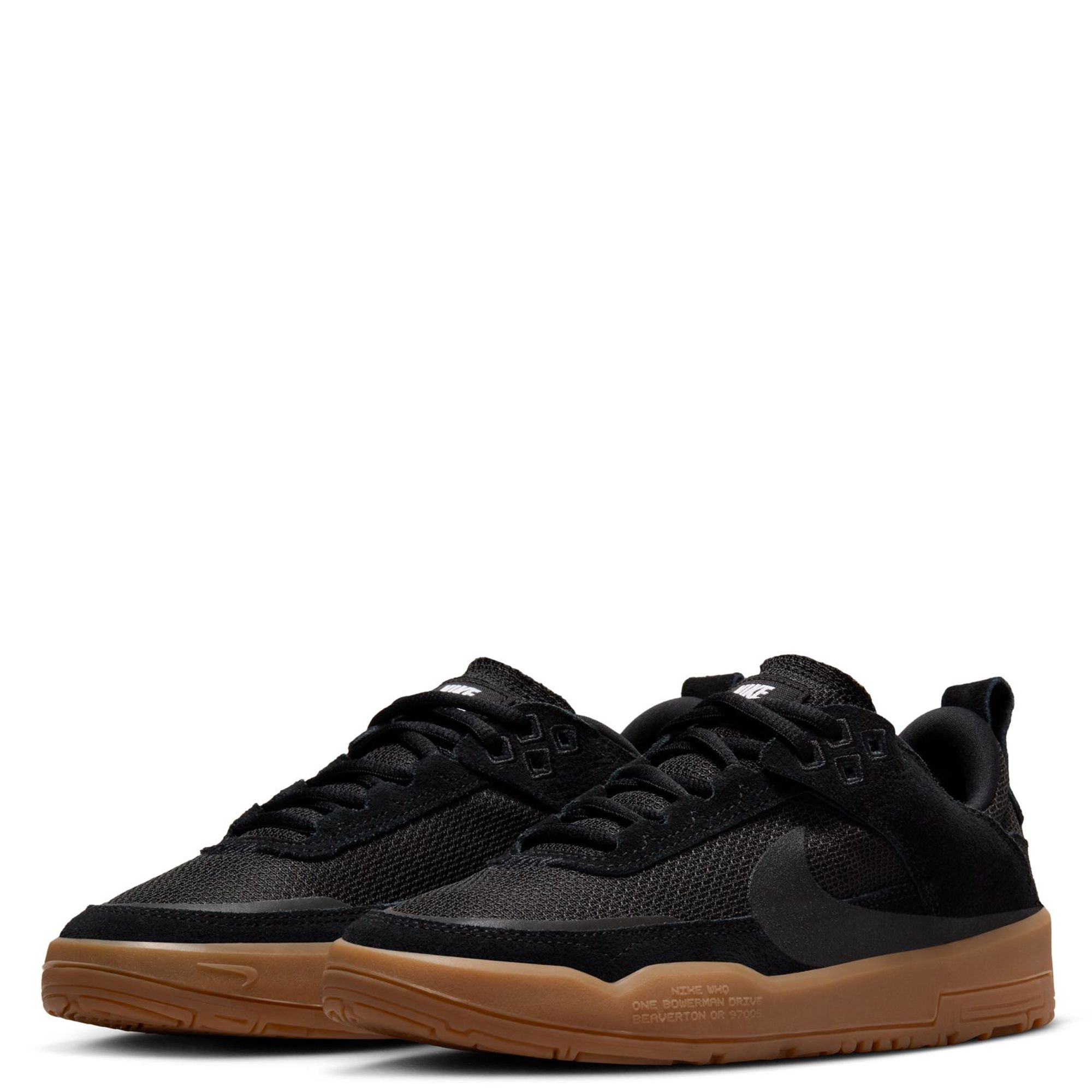 nike gum sole skate shoes