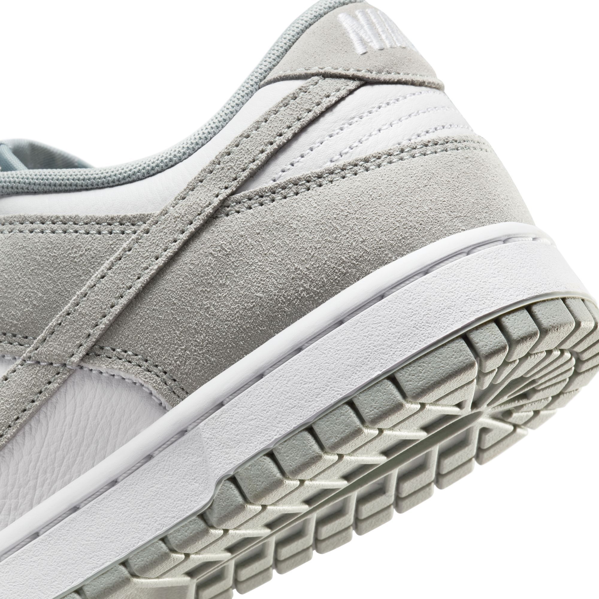NIKE Dunk Low Retro SE FQ8249 101 - Shiekh
