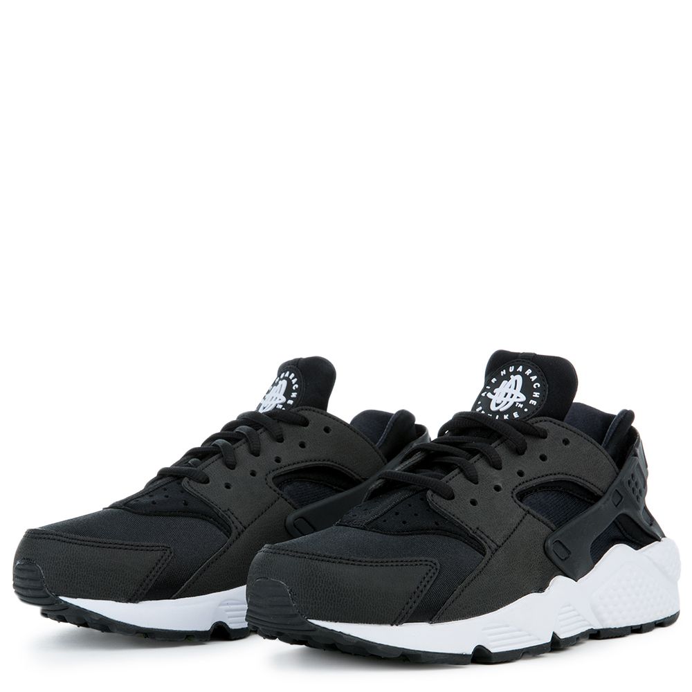 huarache run black and white