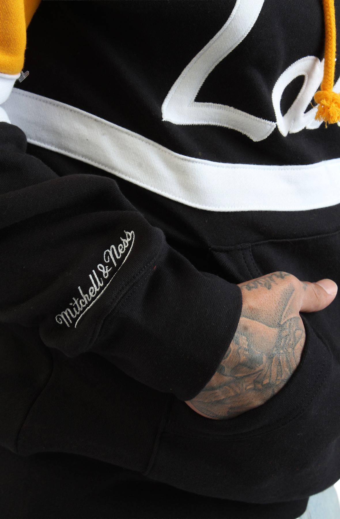 MITCHELL AND NESS NBA Los Angeles Lakers Head Coach Pullover