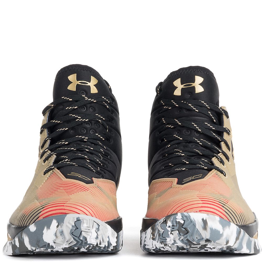 UNDER ARMOUR Men's Curry 2.5 Athletic Basketball Sneaker