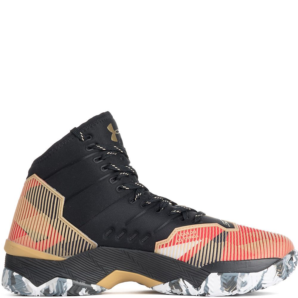 UNDER ARMOUR Men's Curry 2.5 Athletic Basketball Sneaker 1274425