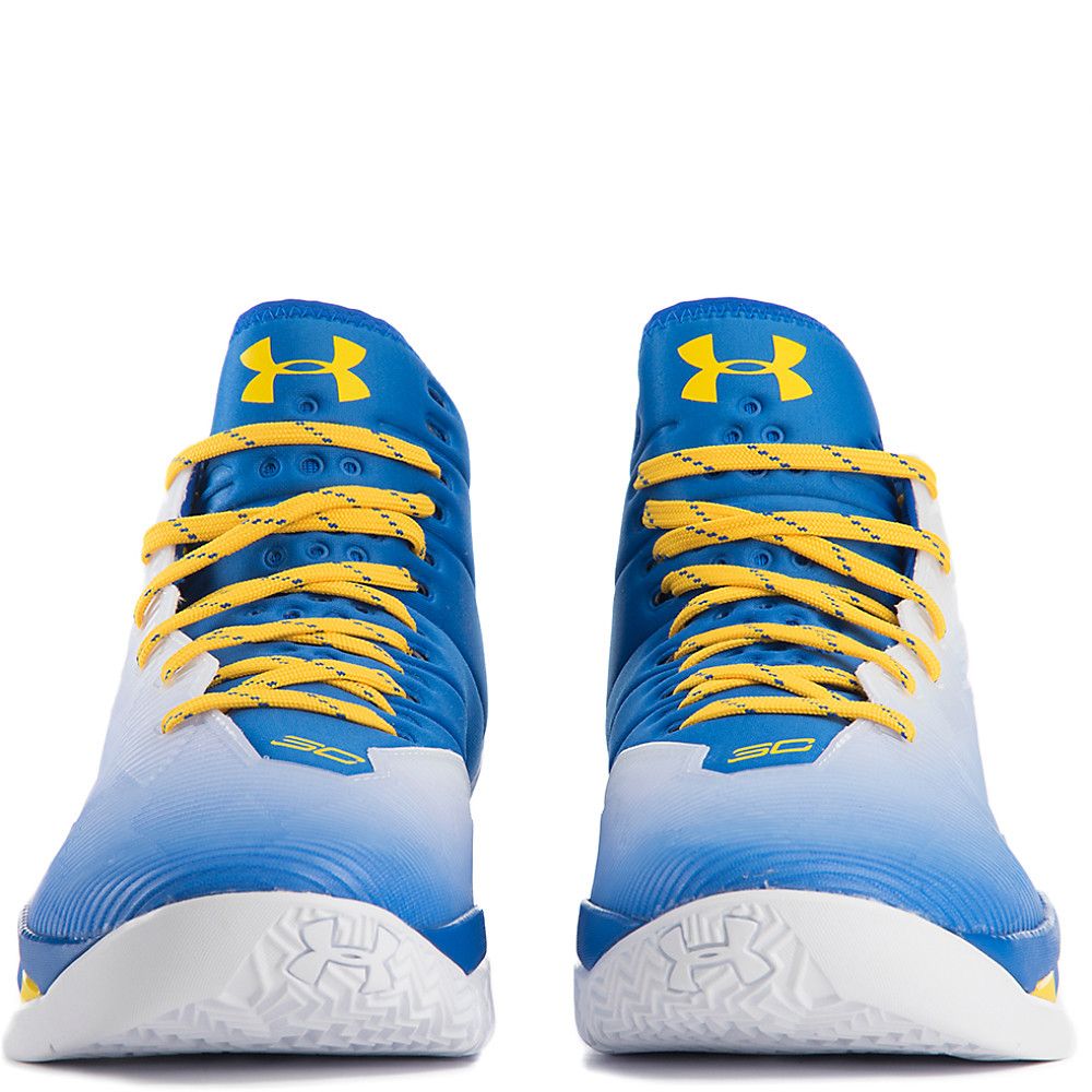 UNDER ARMOUR Men s Curry 2.5 Athletic Basketball Sneaker 1274425 103 Shiekh
