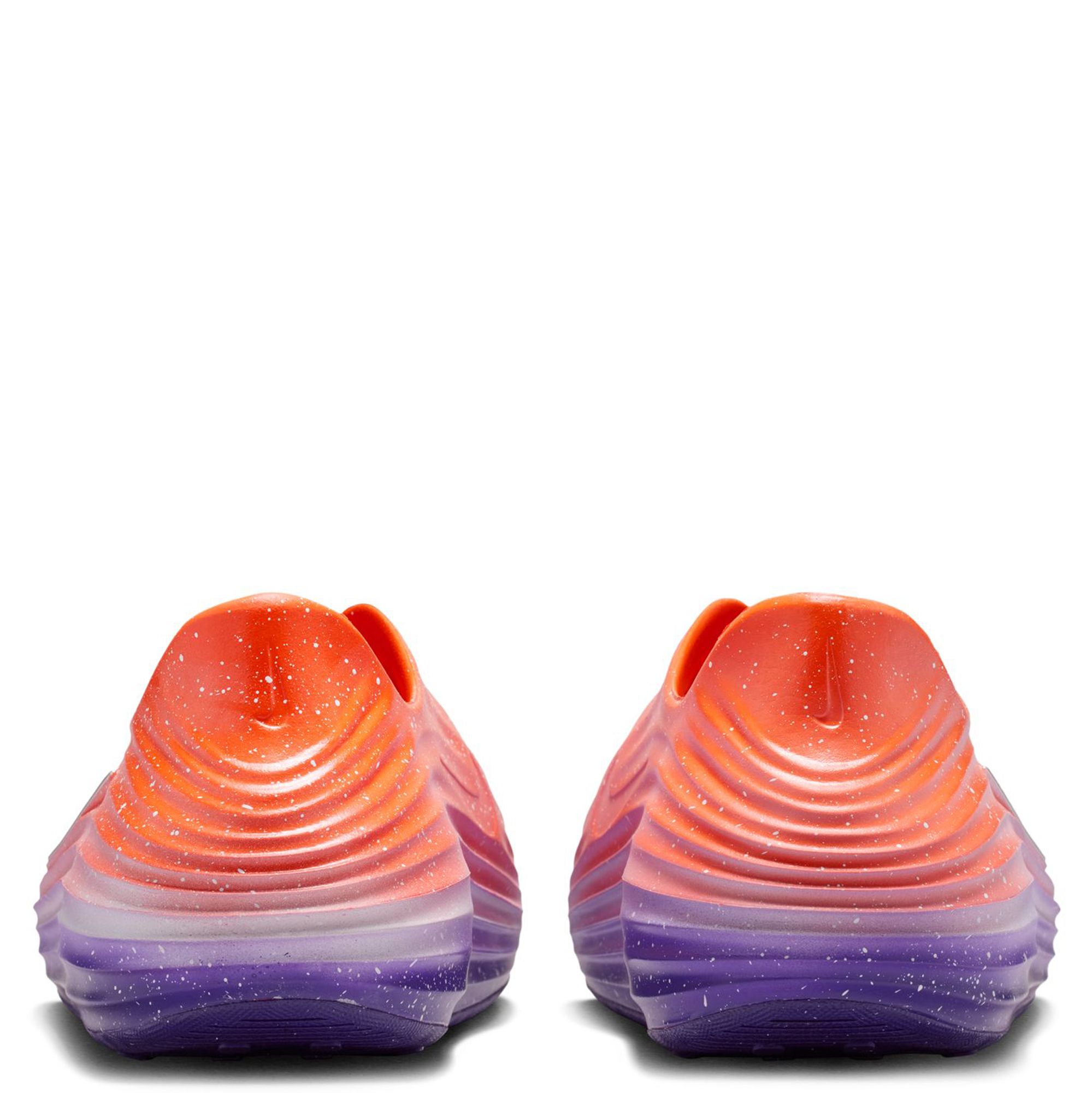 ロウタンス Nike-SB-Dunk-Low-Red-Stardust-
