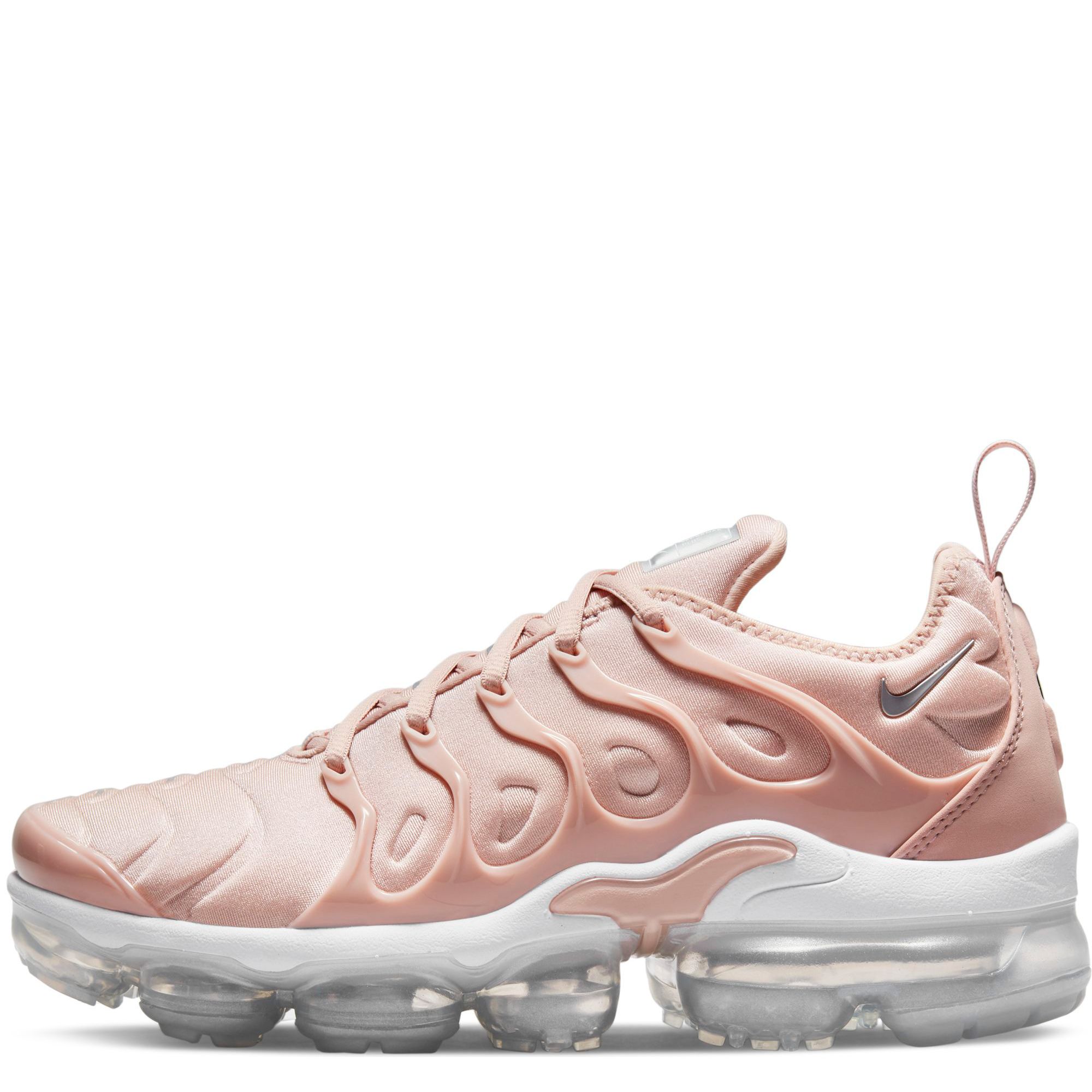vapormax plus in pink oxford