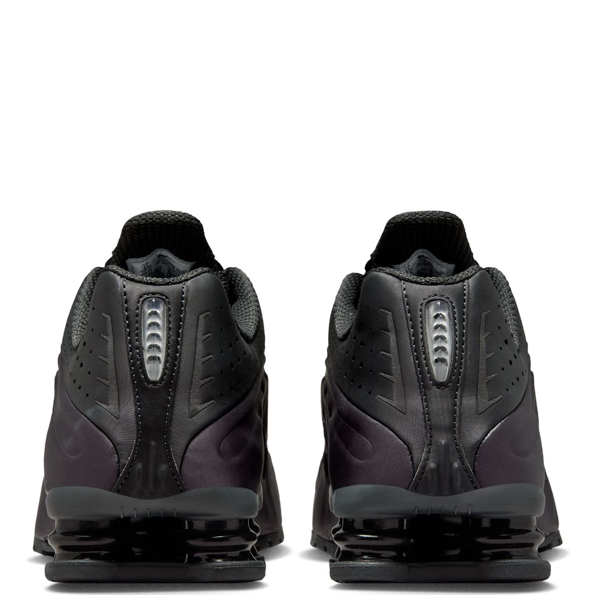 バズる !! ★ (W) Nike Shox R4 Black Dark Smoke Grey Nike Shox R4 HQ1988 001 | OVERKILL