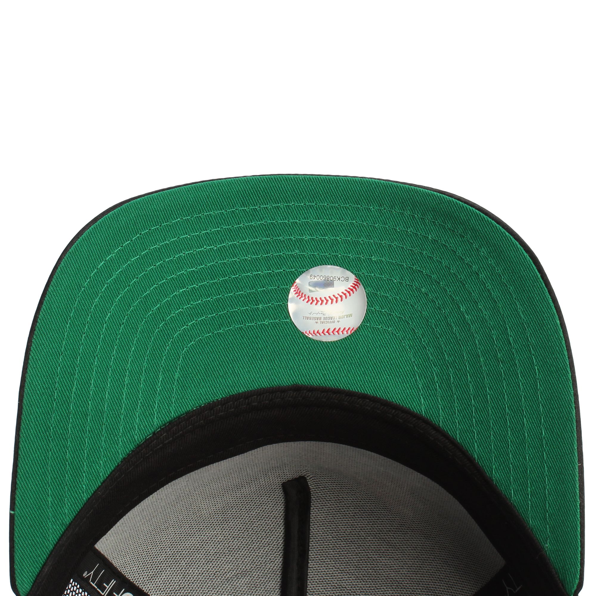 キャップ SEE SEE New Era 950 Green キャップ SEE SEE x New Era 950 Green URBSから年始大注目の
