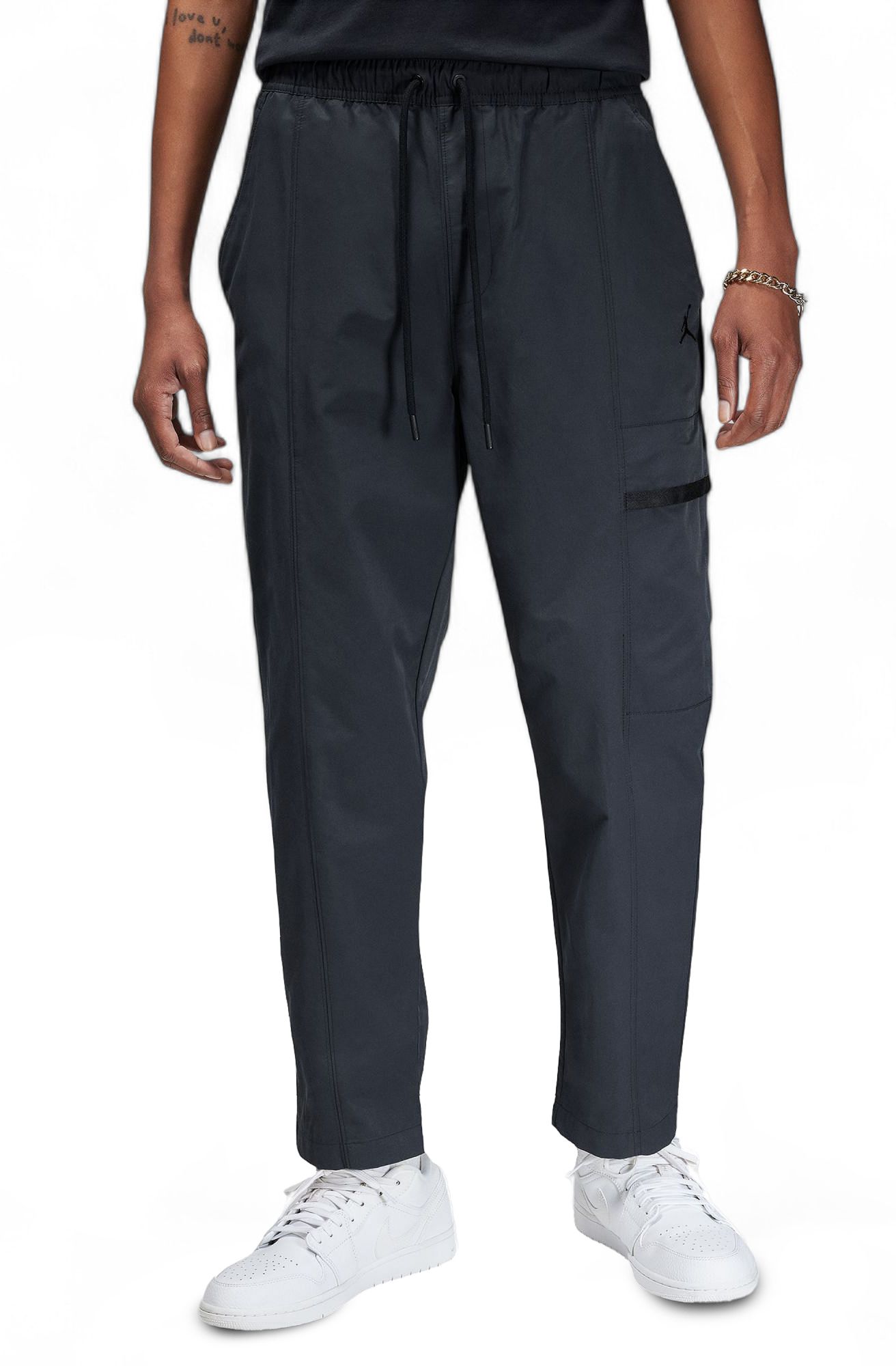 JORDAN Essentials Woven Pants FN4539 010 - Shiekh