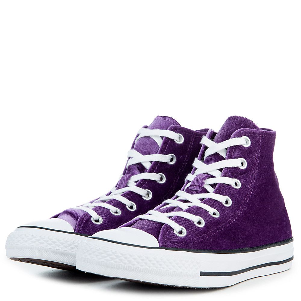 Purple on sale velvet converse