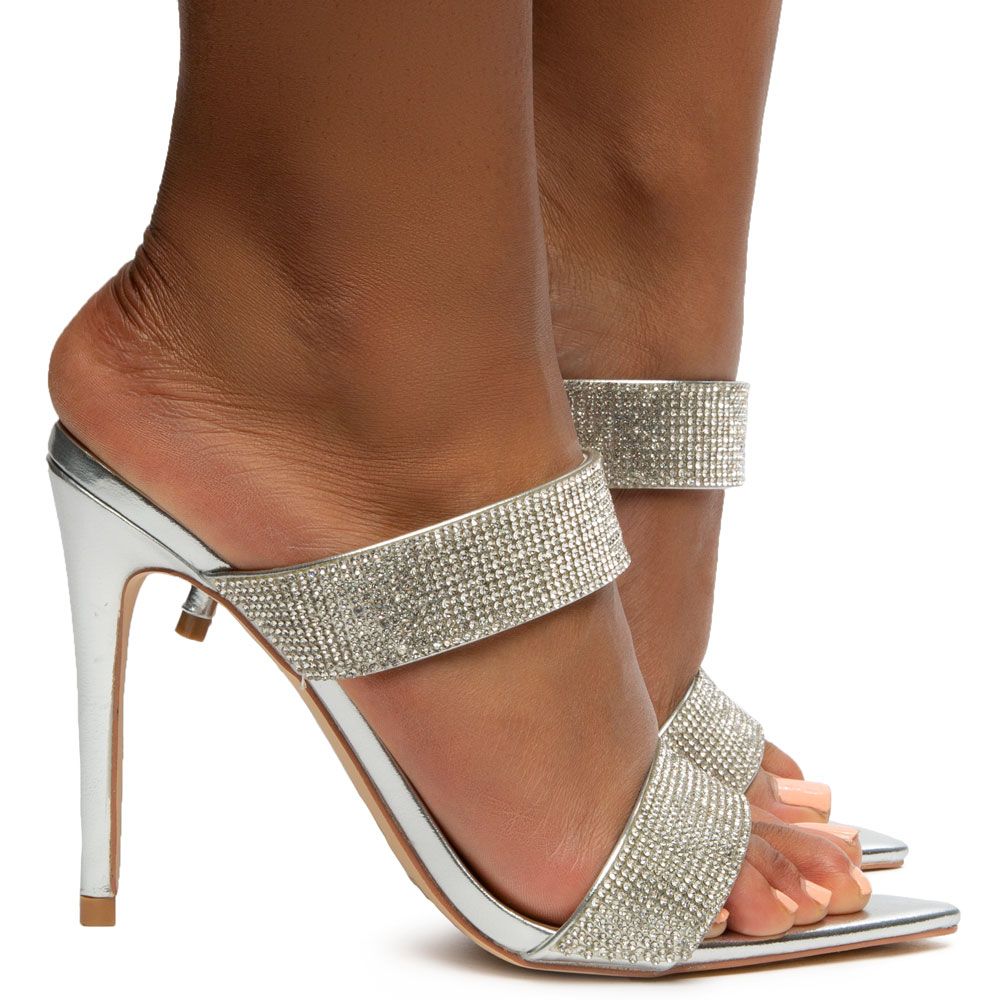 short pointy heels
