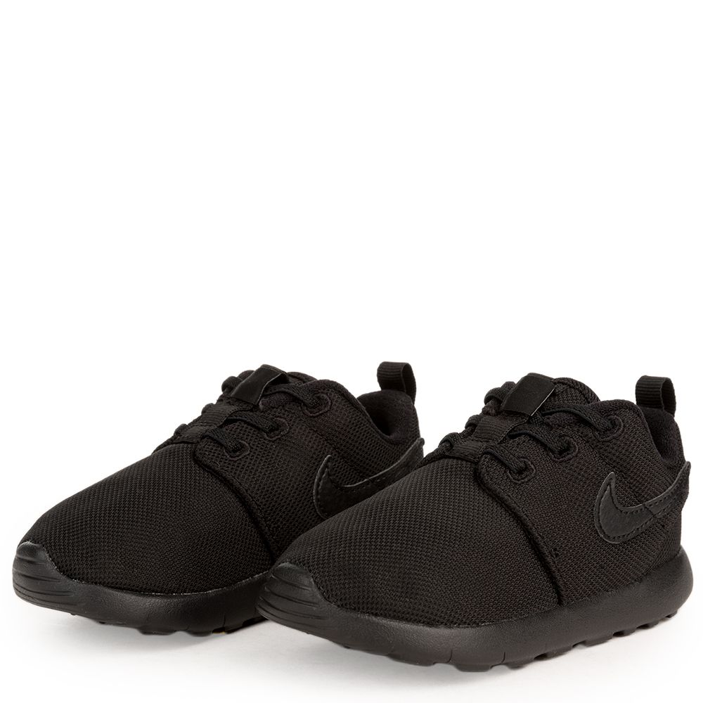black roshe trainers