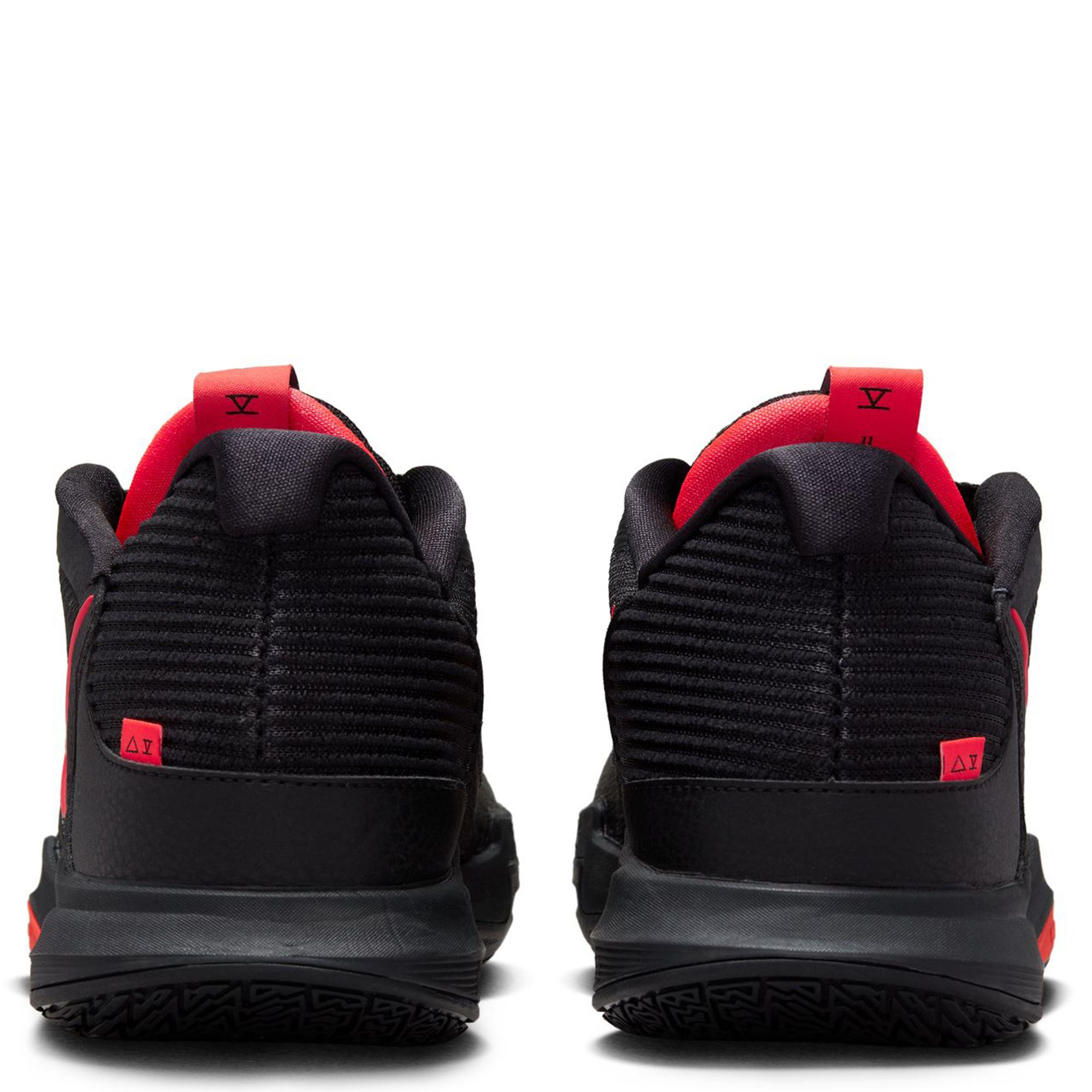 kyrie low black