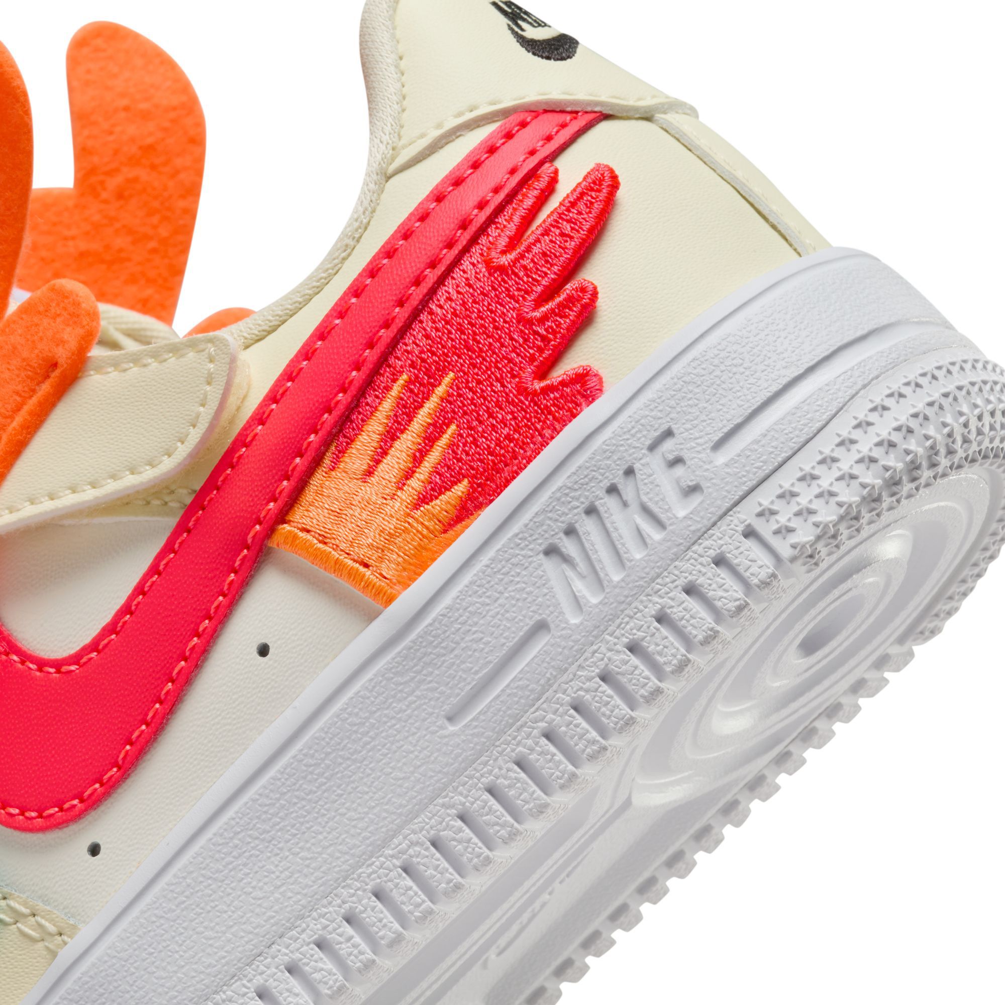送料込み 追跡あり Nike Gamma Force \"Coconut Milk Orange\" Buy Nike Gamma Force Women's Shoes - Coconut Milk/Campfire