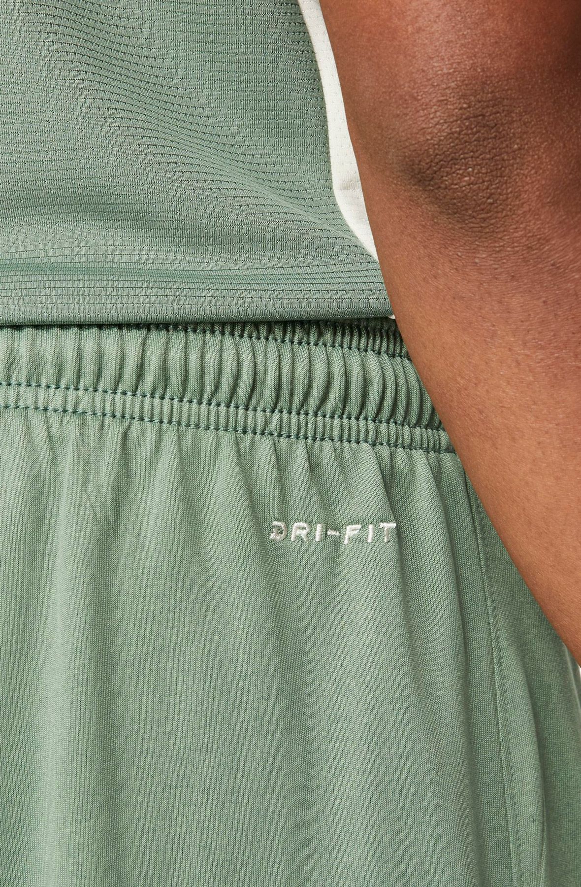 NIKE Standard Issue Mesh Basketball Shorts DA3030 010 Shiekh