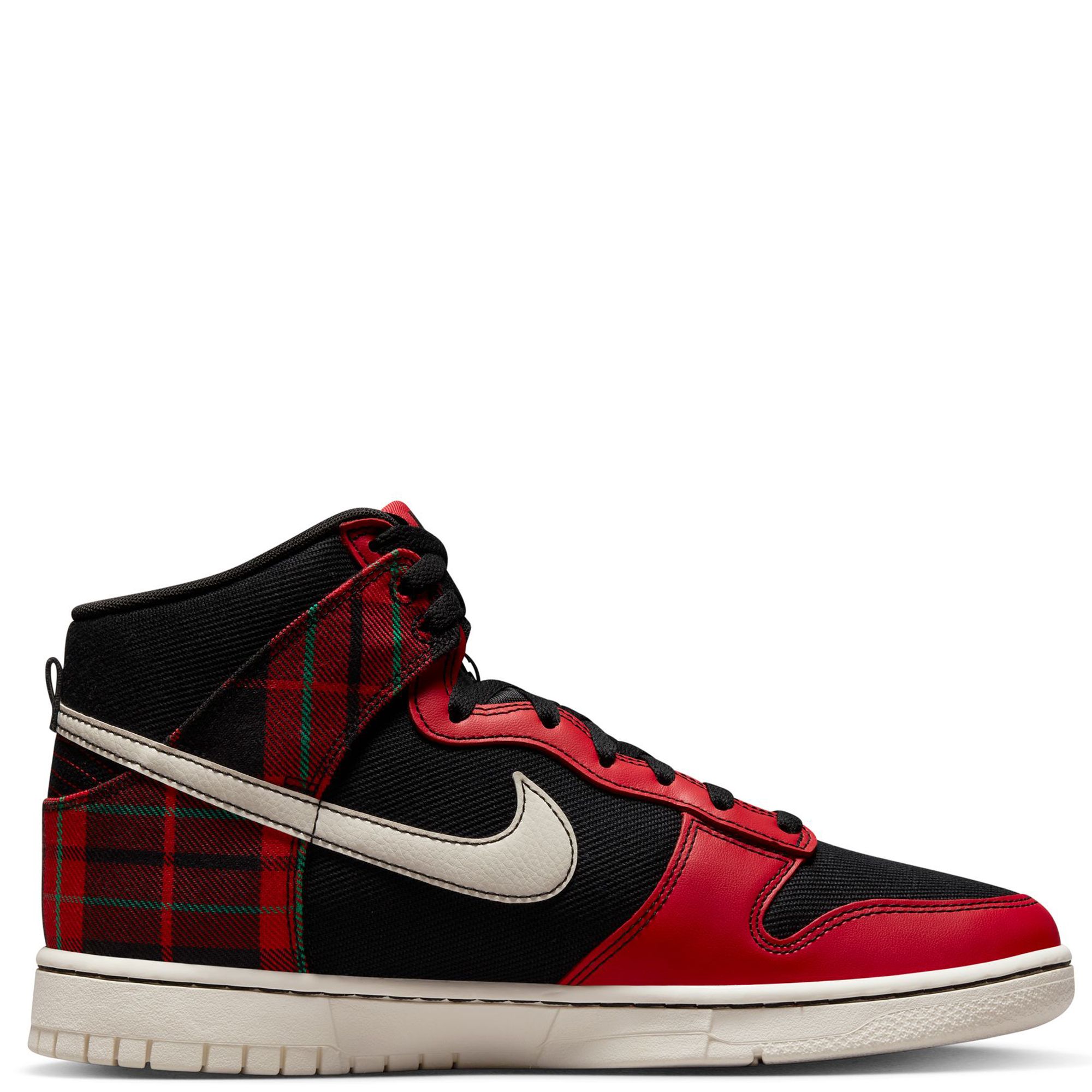 Nike Dunk High Retro SE sneakers in black and red