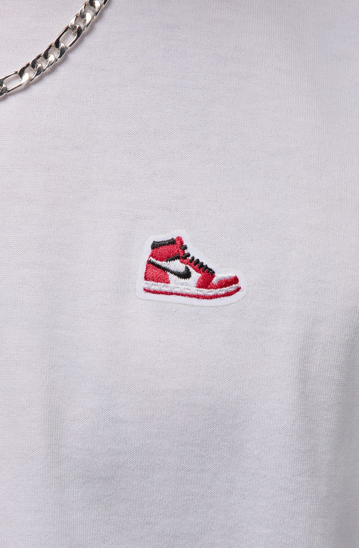 ★Nike★ Jordan Brand Sneaker Patch T-Shirt M White Varsity JORDAN Sneaker Patch T-Shirt HJ2326 100 - Shiekh