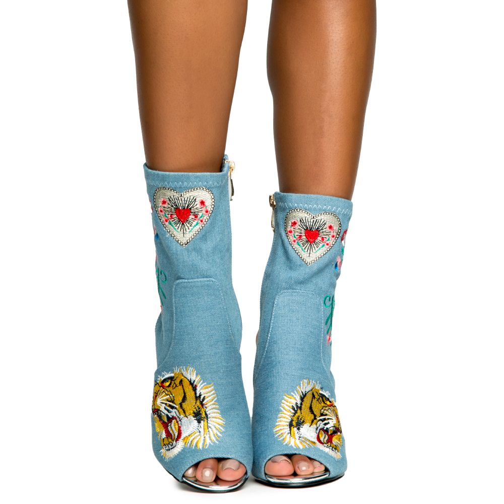 cape robbin denim boots