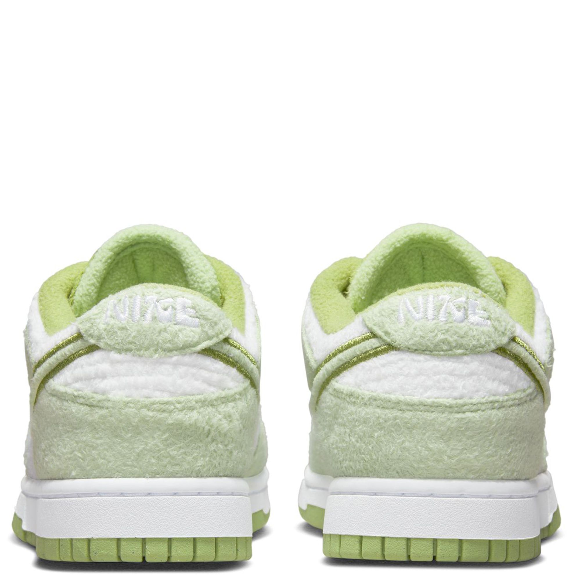 w nike dunk low se cc honeydew honeydew phantom alligator