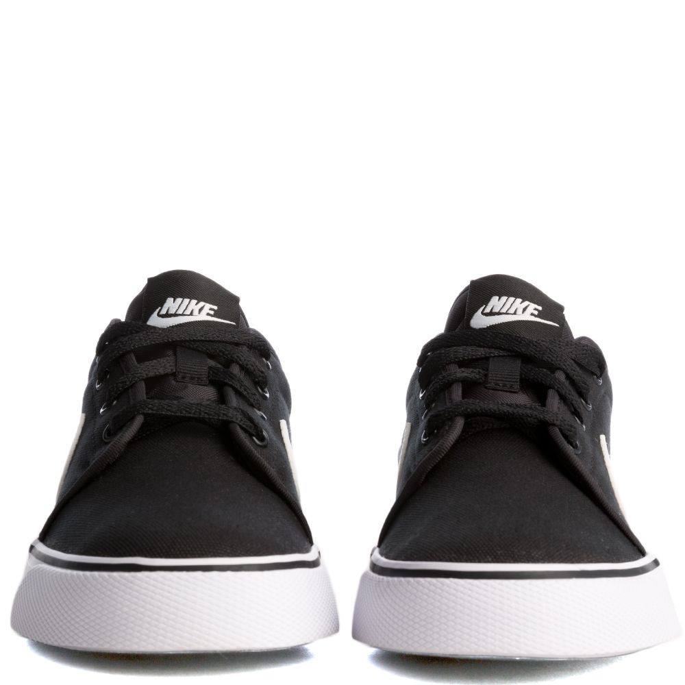 NIKE - としきんぐ NIKE Toki Low Canvas 631558 001 - Shiekh