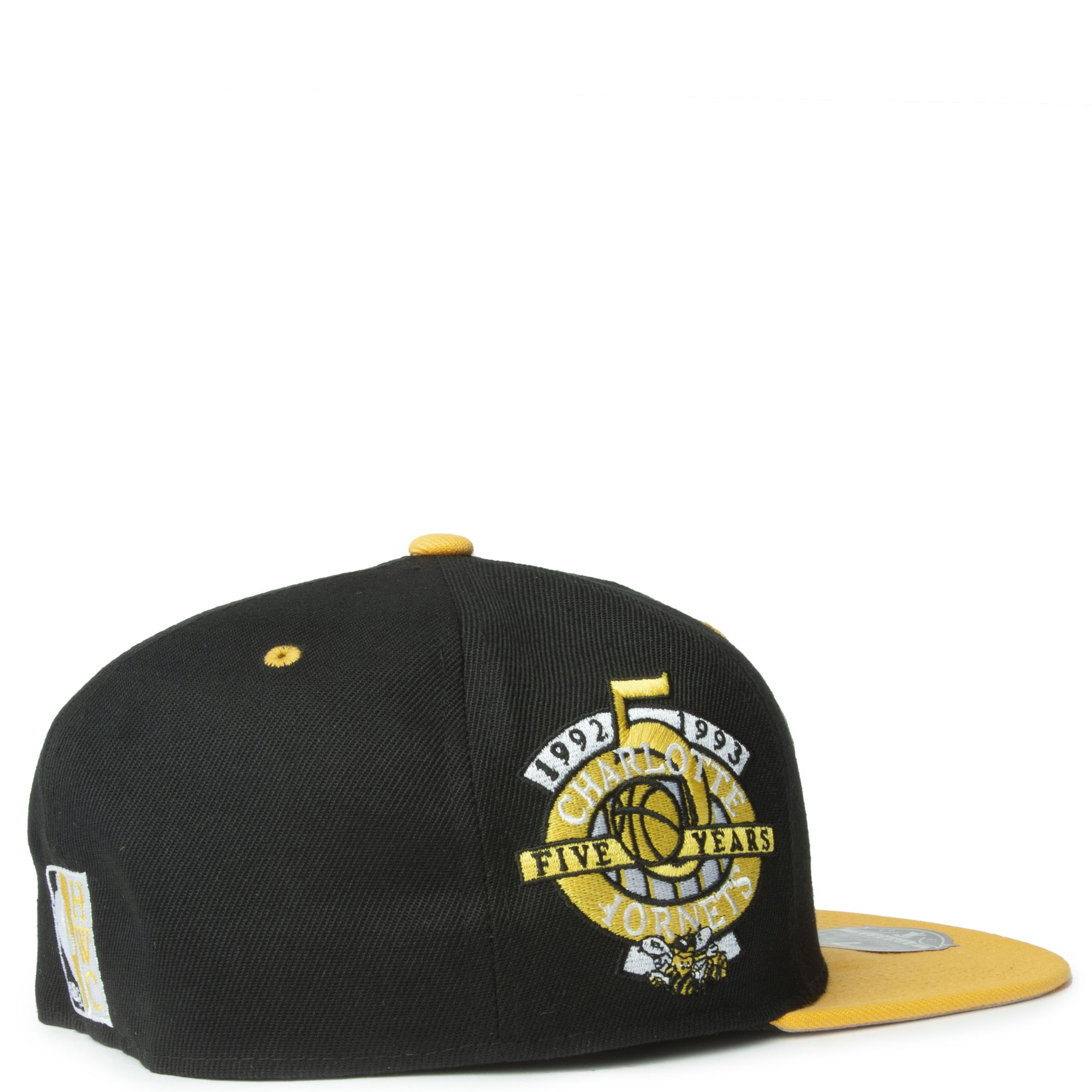 MITCHELL AND NESS Charlotte Hornets Fitted Hat 6HSFSH21501-CHOBKYW