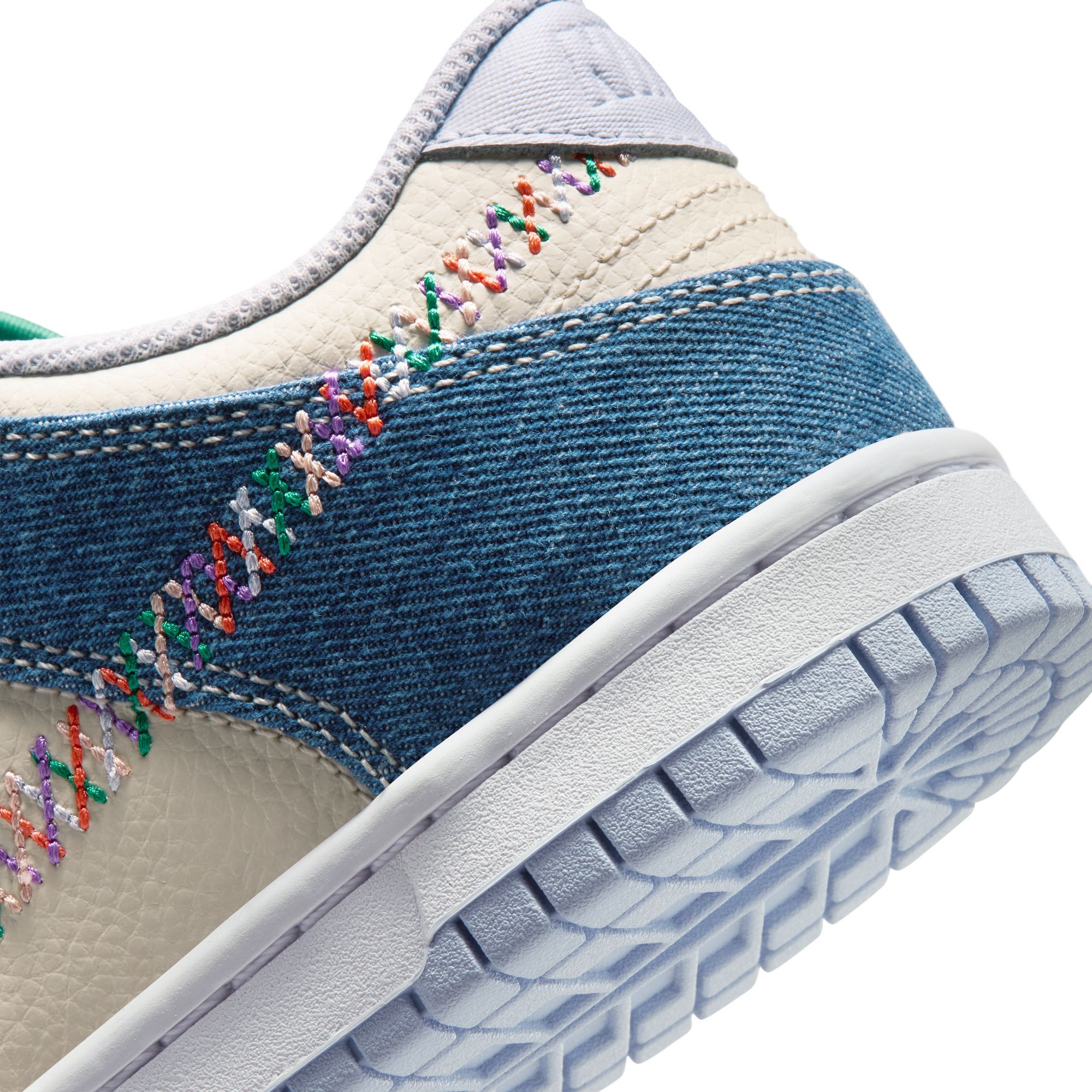 NIKE Grade-School Dunk Low IR1825 022 - Shiekh