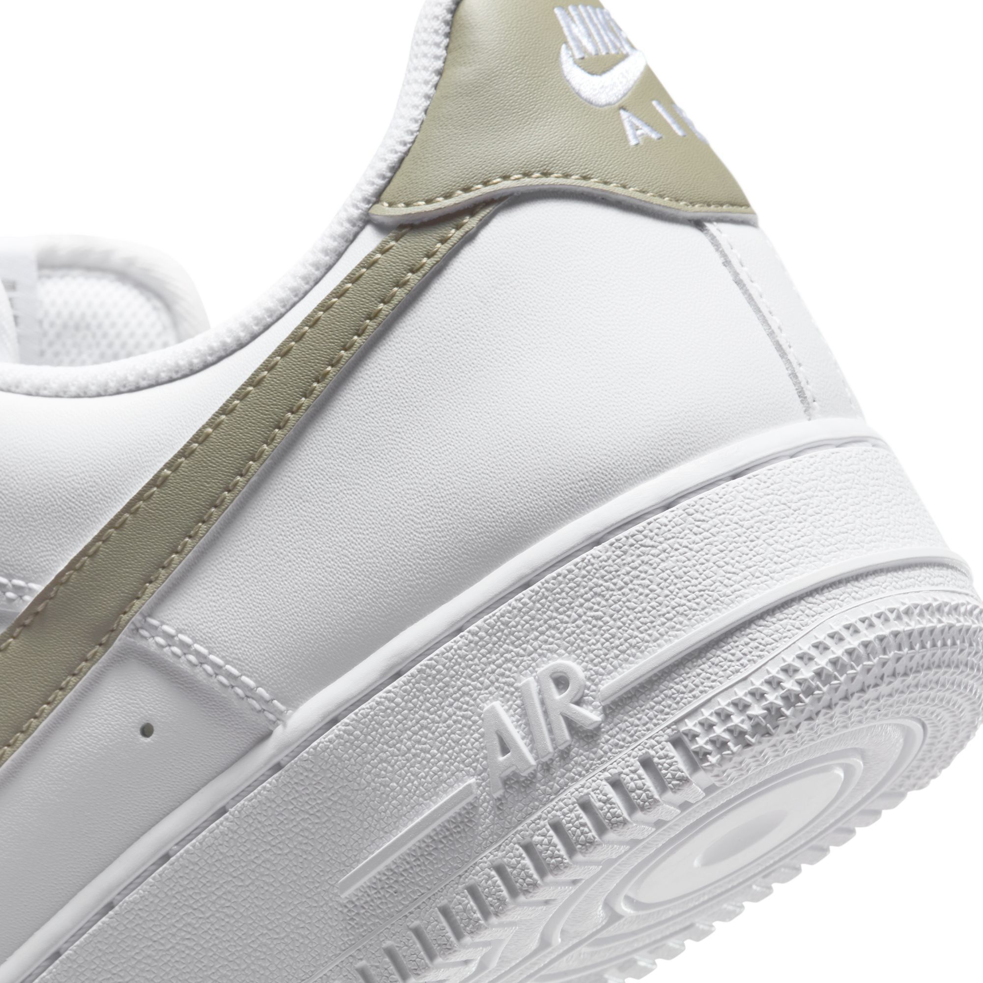 ナイキ エアフォース 1 '07 FJ4146-116 AF1 ライトアーミー NIKE Air Force 1 '07 FJ4146 116 - Shiekh
