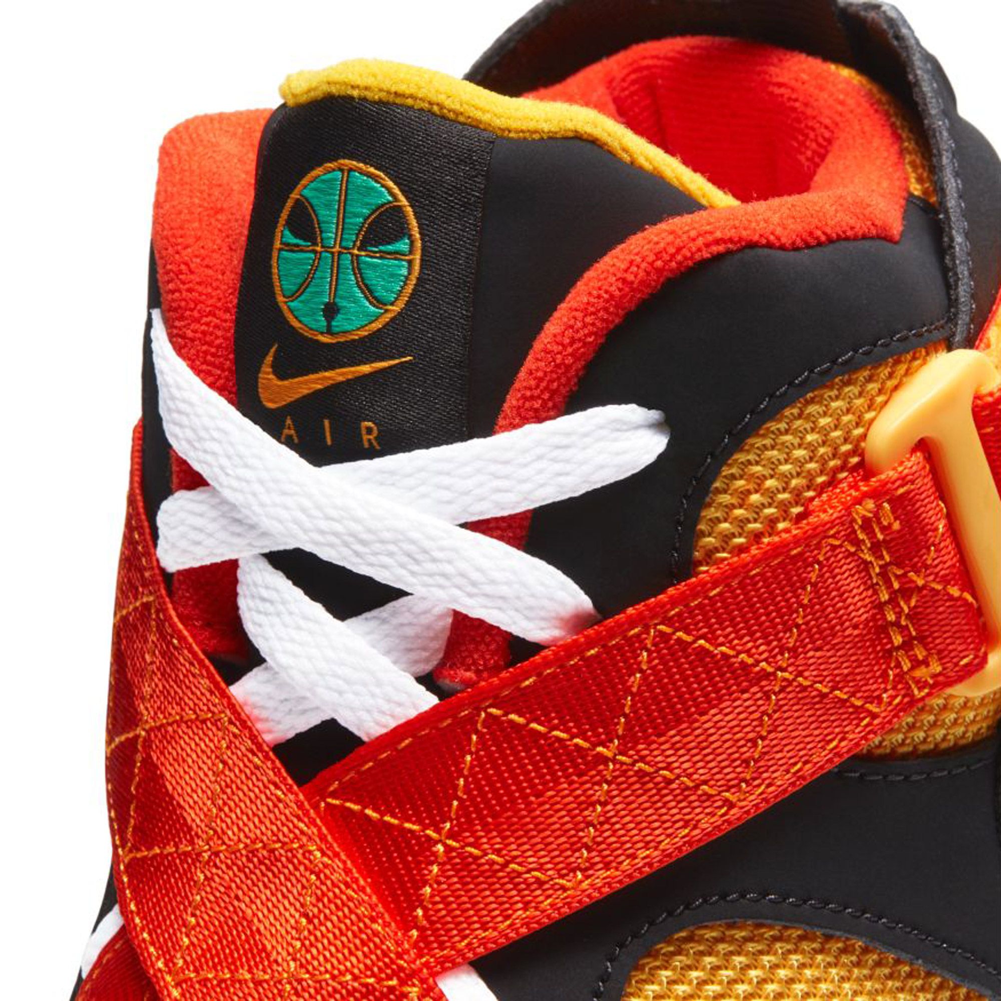Nike Men's Air Raid Basketball Shoes