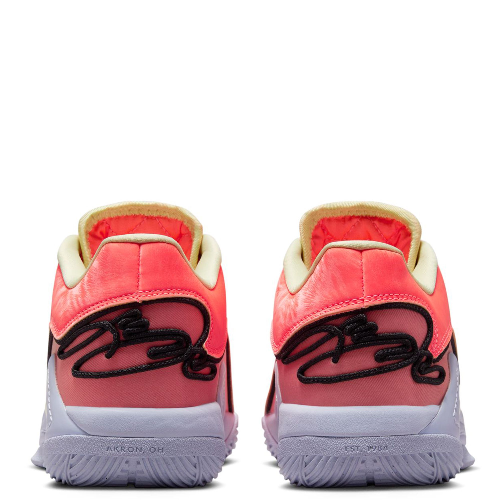 NIKE Grade-School LeBron James LeBron XXII SE HQ8570 800 - Shiekh