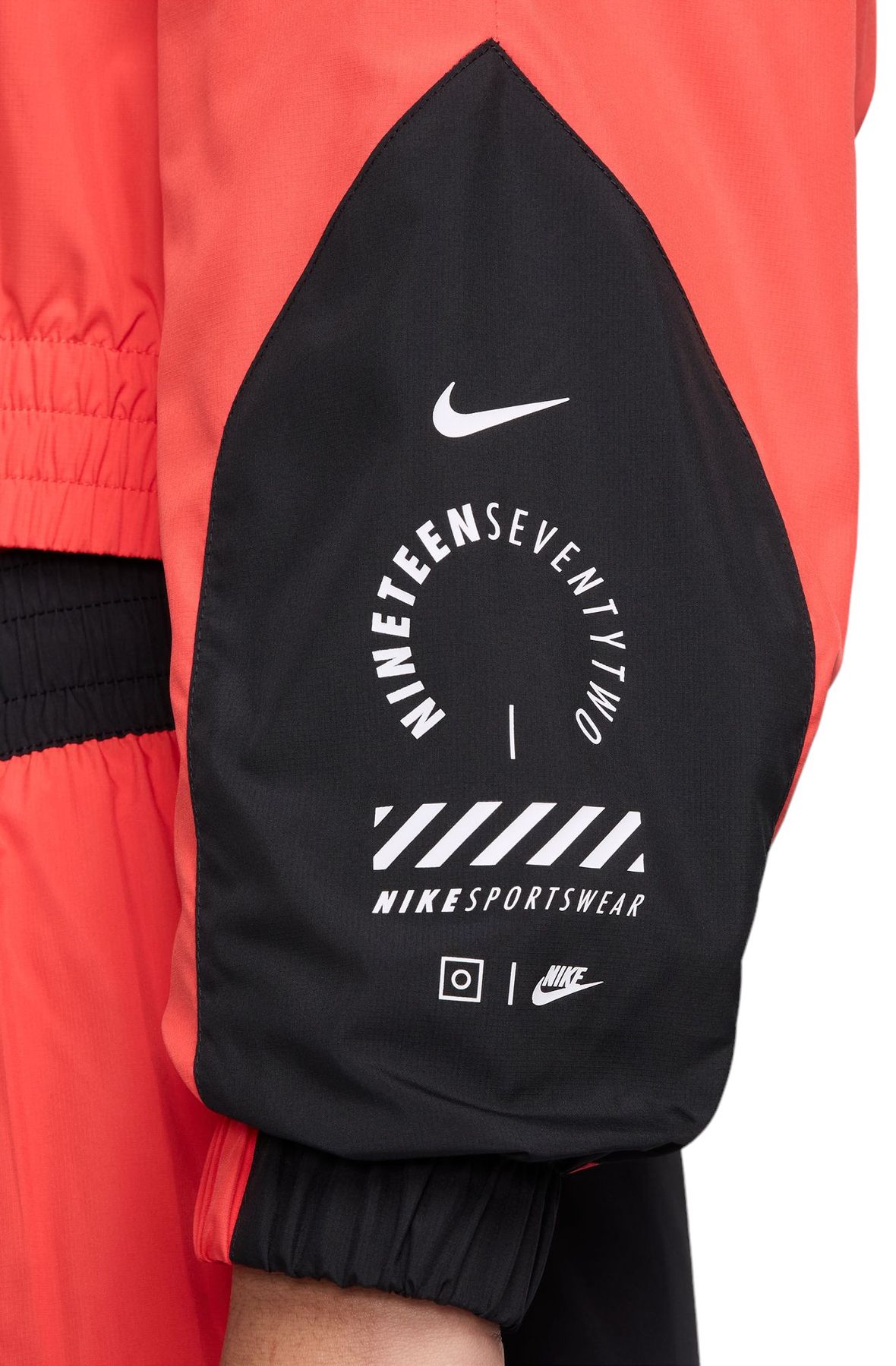 NIKE Sportswear Woven Jacket HF5956 696 - Shiekh