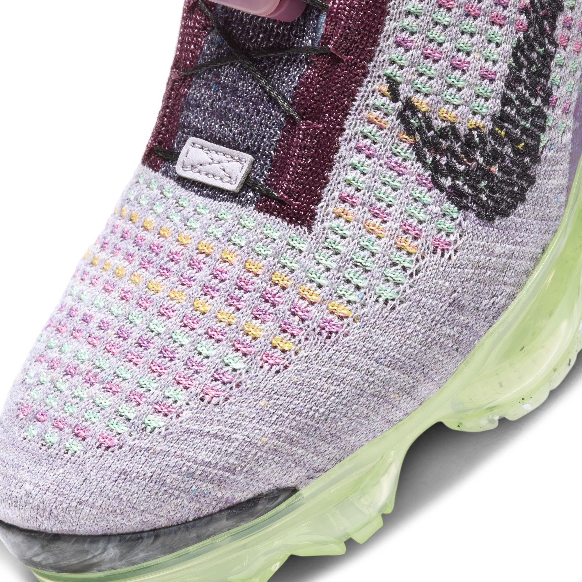 vapormax flyknit crimson pulse