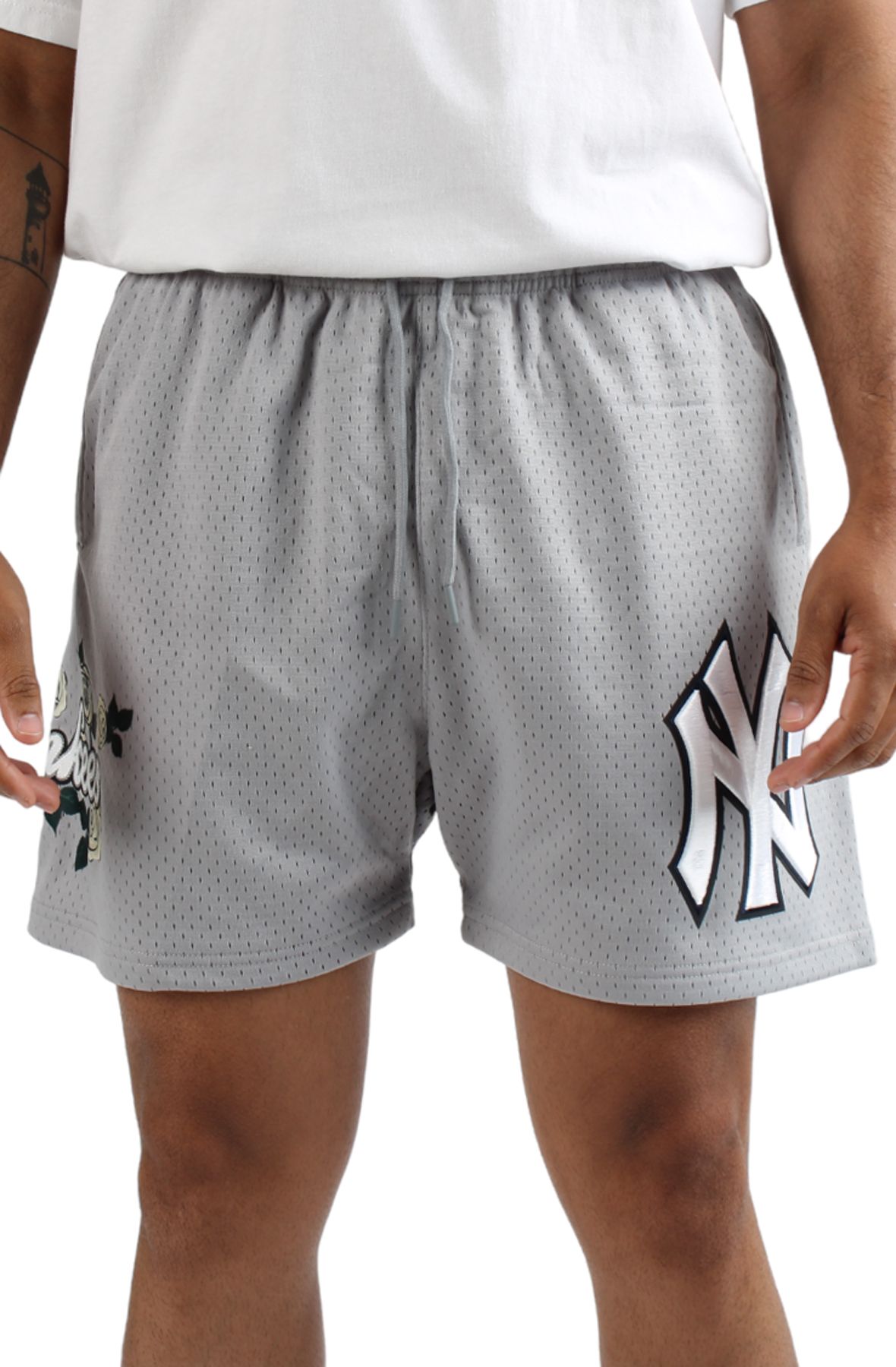 Pro Standard Yankees Roses Mesh Shorts Grey