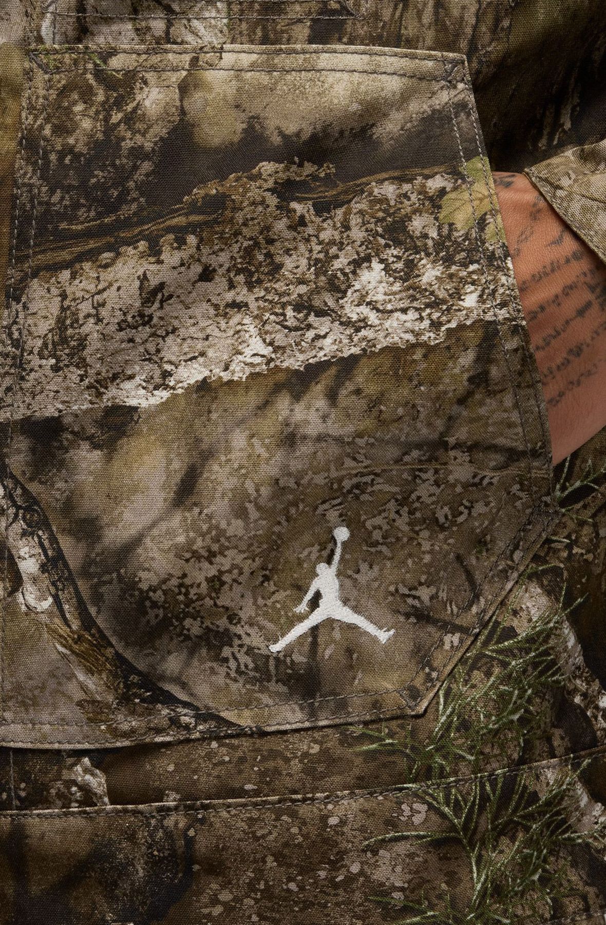 JORDAN Flight Chicago Realtree Jacket HV0649 222 - Shiekh