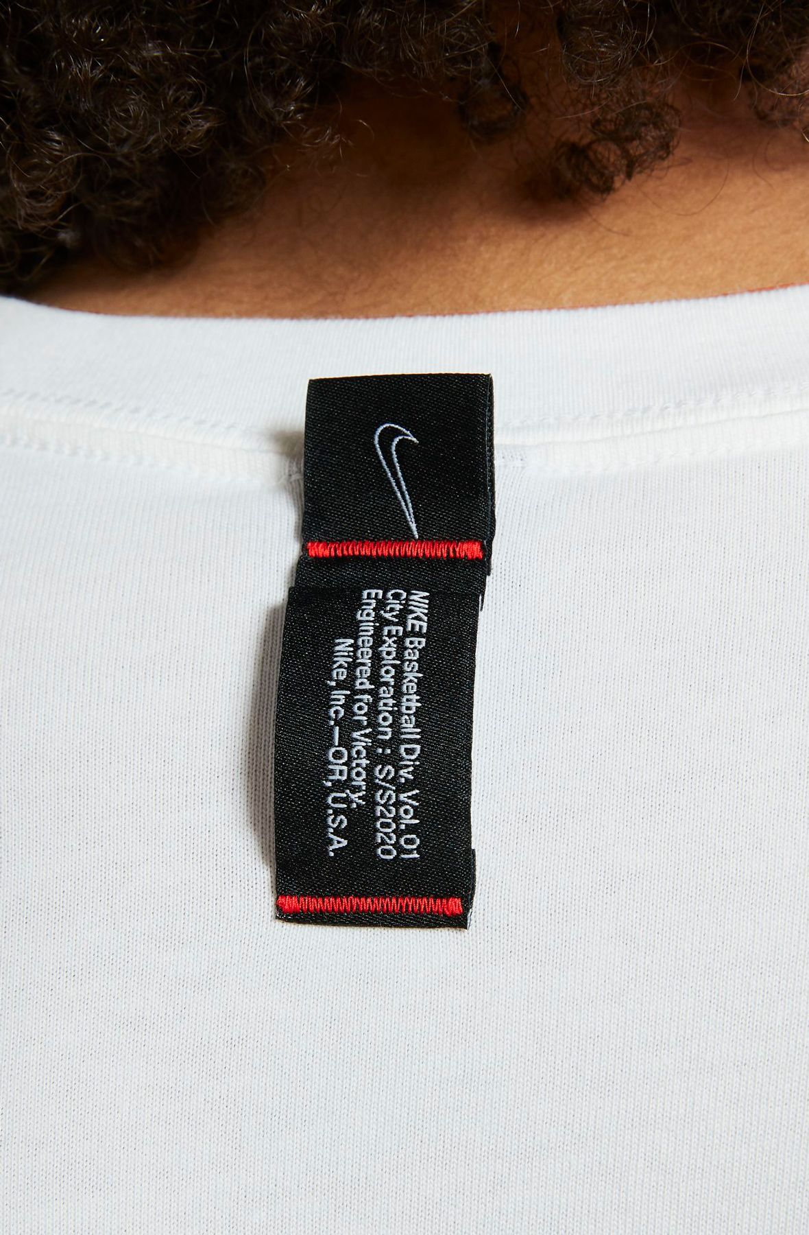 t shirt nike exploration series