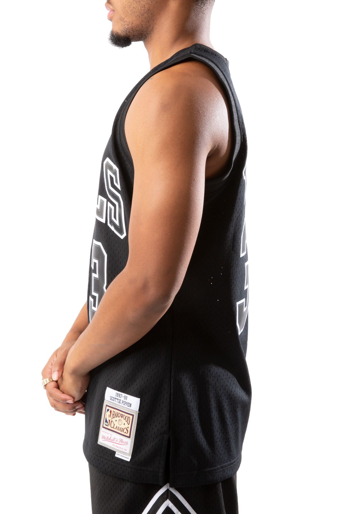 VTG Bulls “Scottie Pippen” Jersey, Size: X-Large