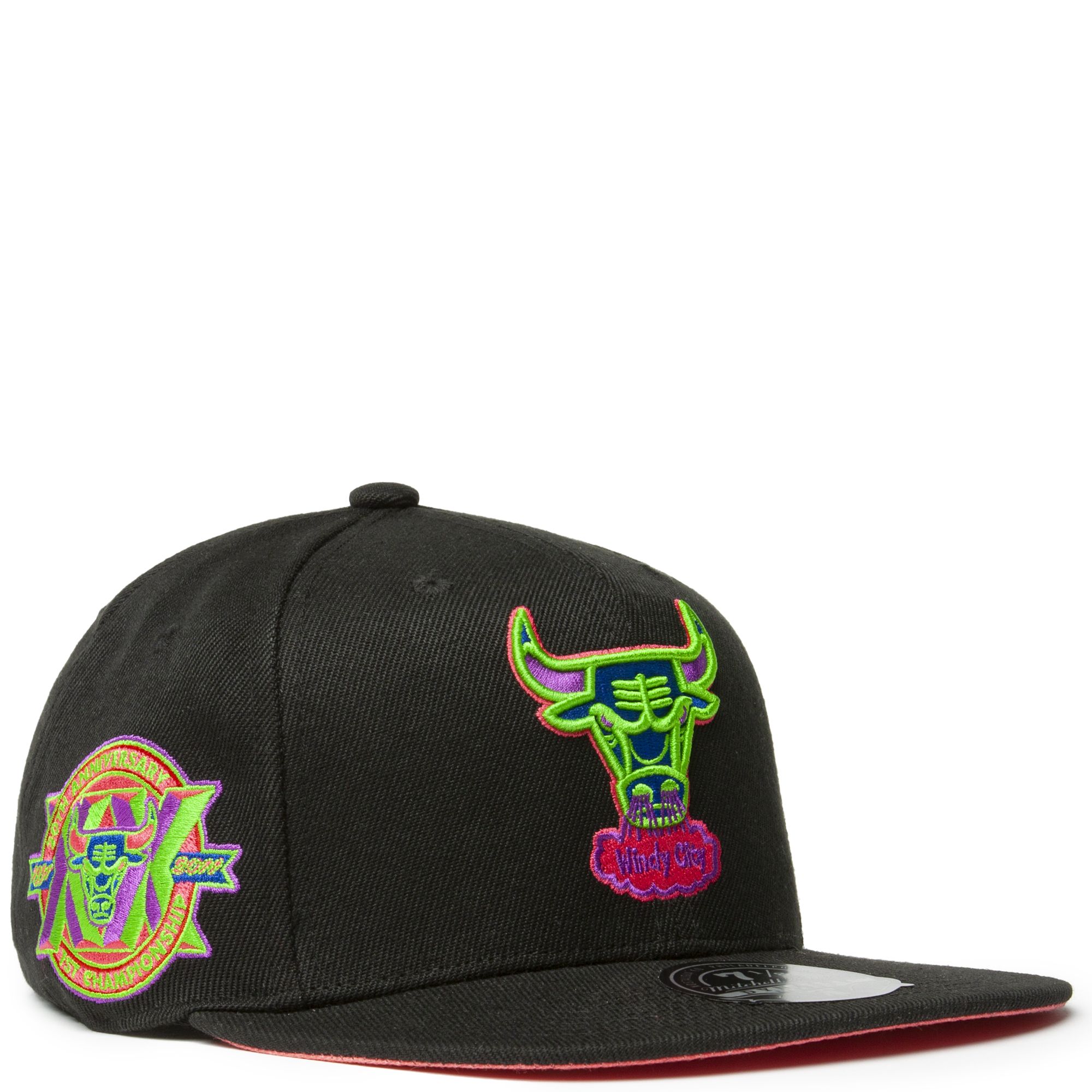 MITCHELL & NESS CORE CHICAGO BULLS FITTED HAT (RED) – So Fresh