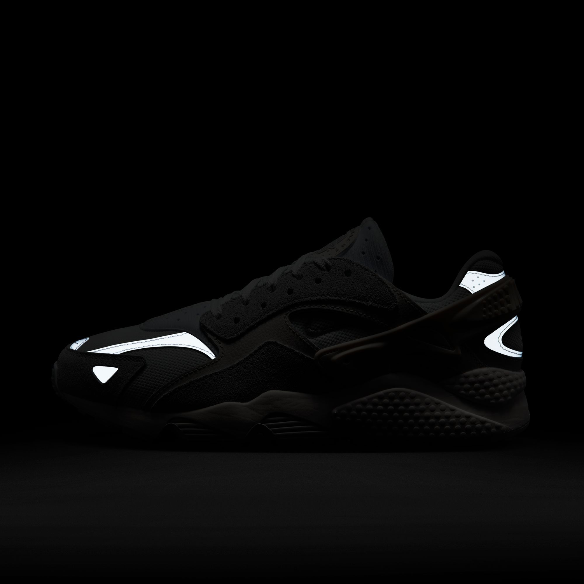 NIKE Air Huarache Runner DZ3306 100 - Shiekh NIKE Air Huarache Runner DZ3306 100 - Shiekh