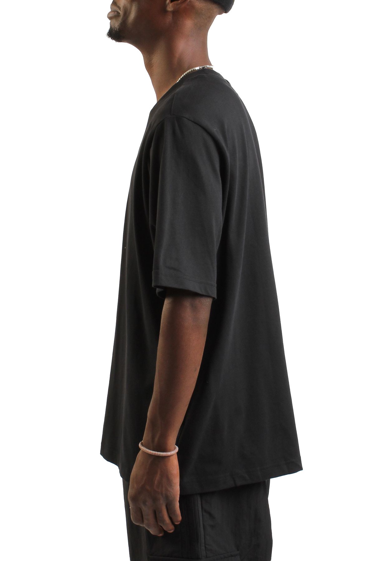 ジバンシーゴルフ　襟袖ニットTシャツ　焦茶 ADIDAS Leo Oversized T-Shirt JV7569 - Shiekh