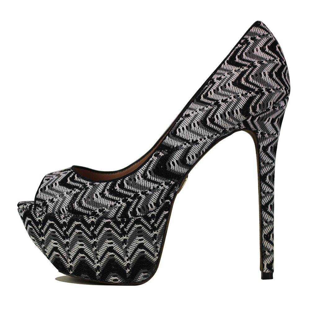 betsey johnson black heels